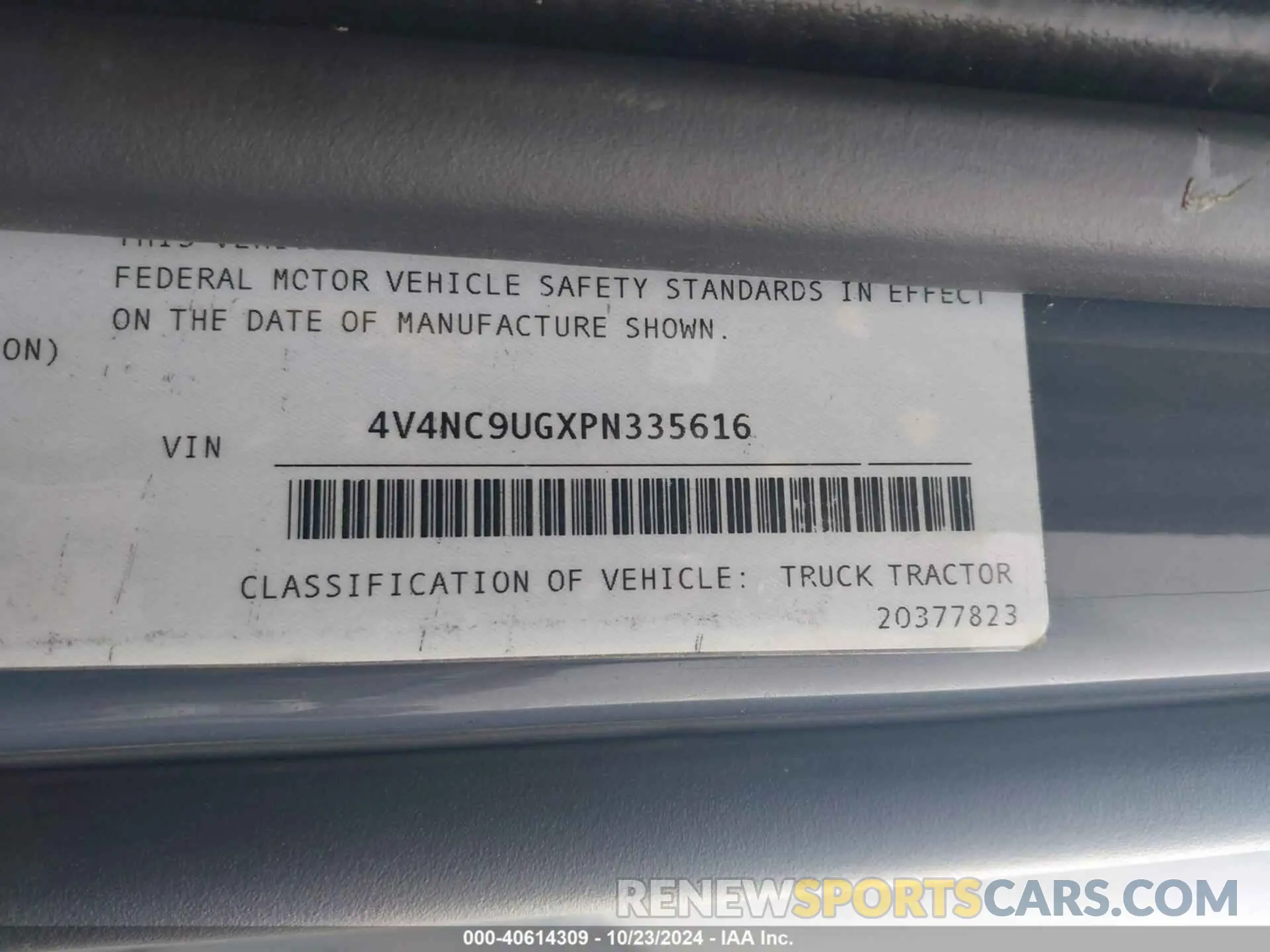 8 Photograph of a damaged car 4V4NC9UGXPN335616 VOLVO VNL 2023