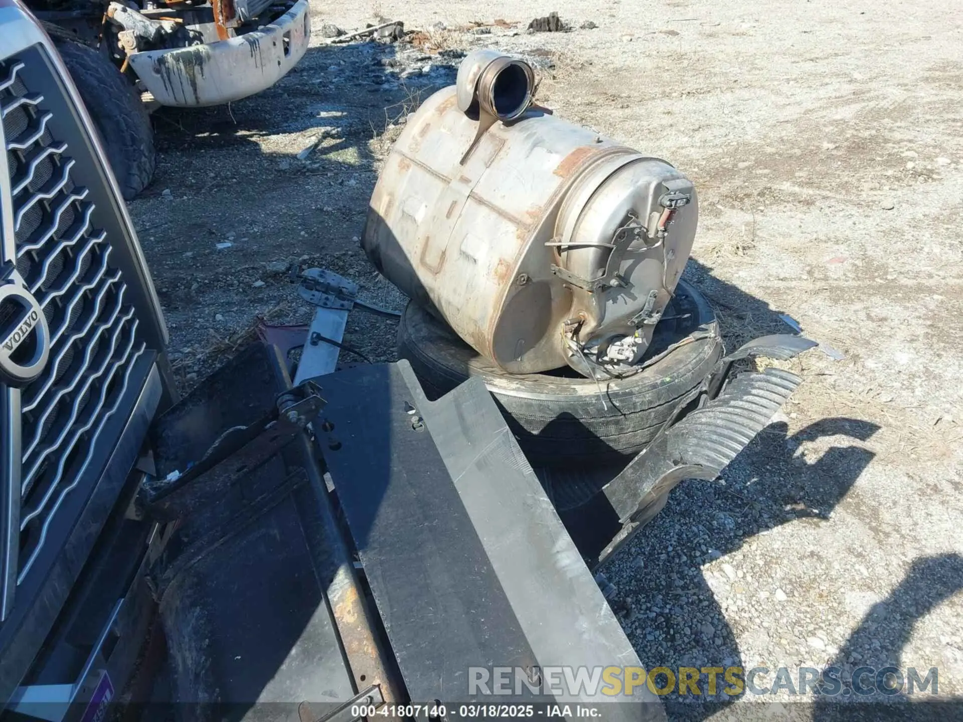 12 Photograph of a damaged car 4V4NC9EH0RN634994 VOLVO VNL 2024
