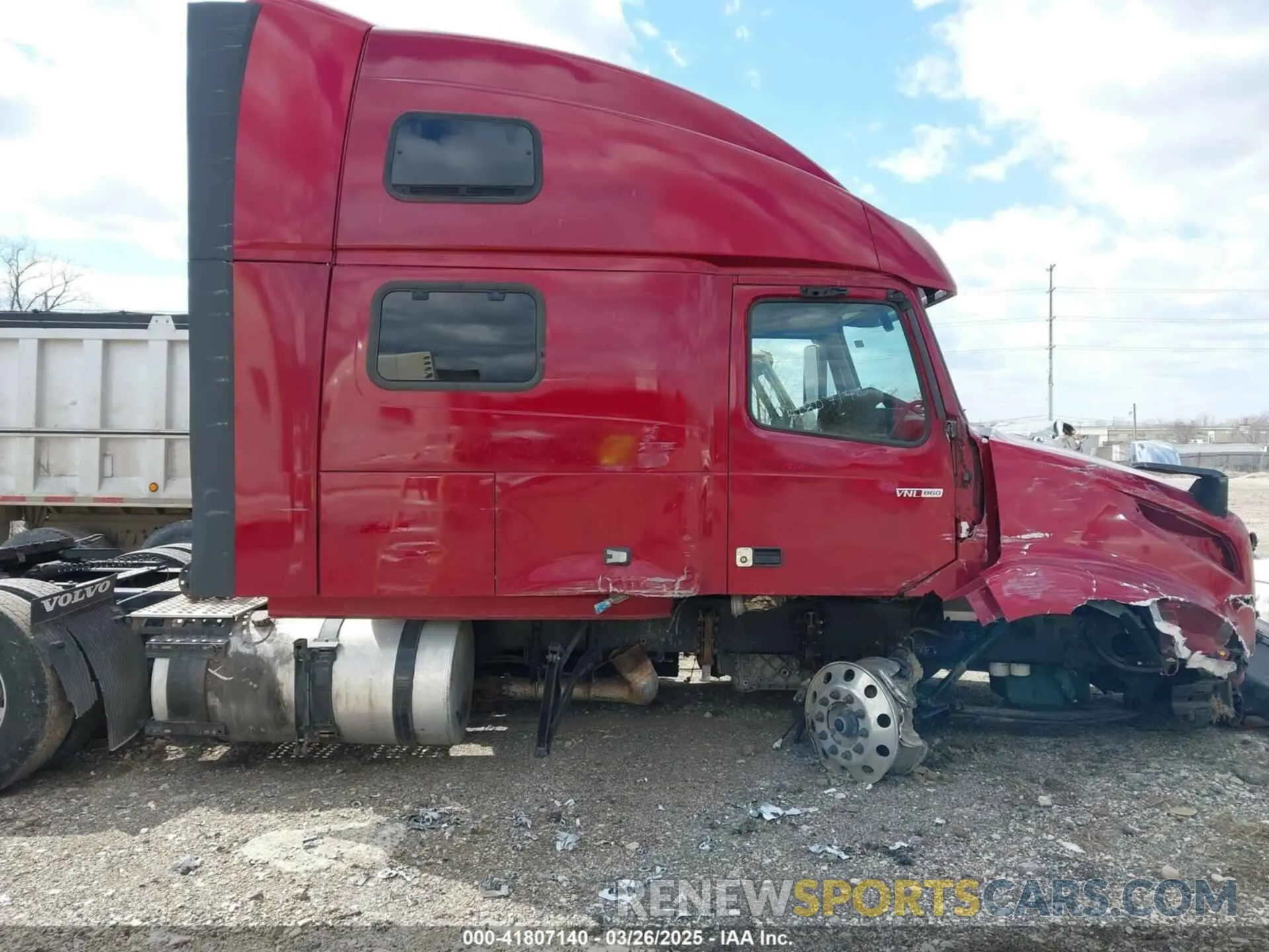 14 Photograph of a damaged car 4V4NC9EH0RN634994 VOLVO VNL 2024