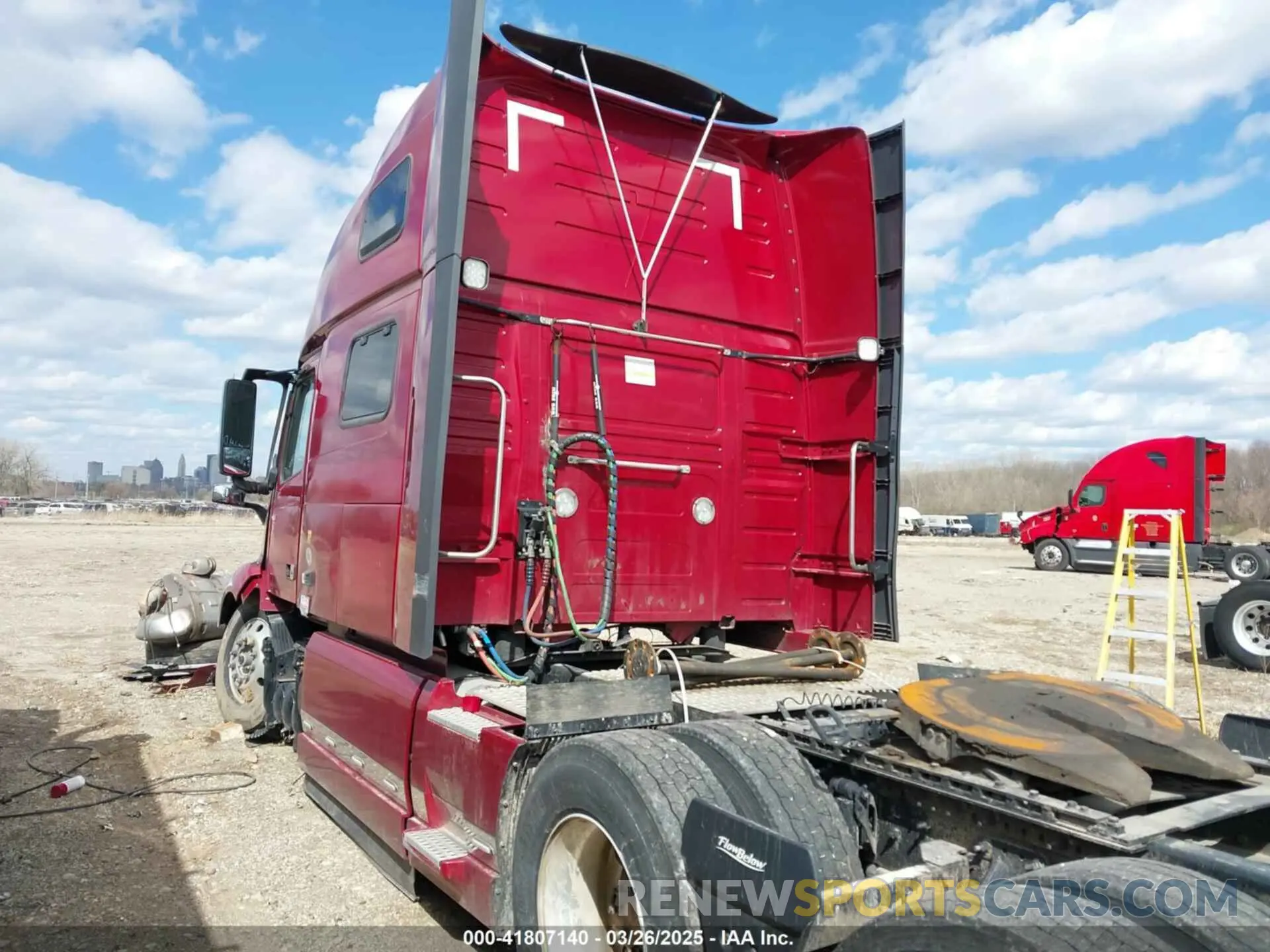 3 Photograph of a damaged car 4V4NC9EH0RN634994 VOLVO VNL 2024