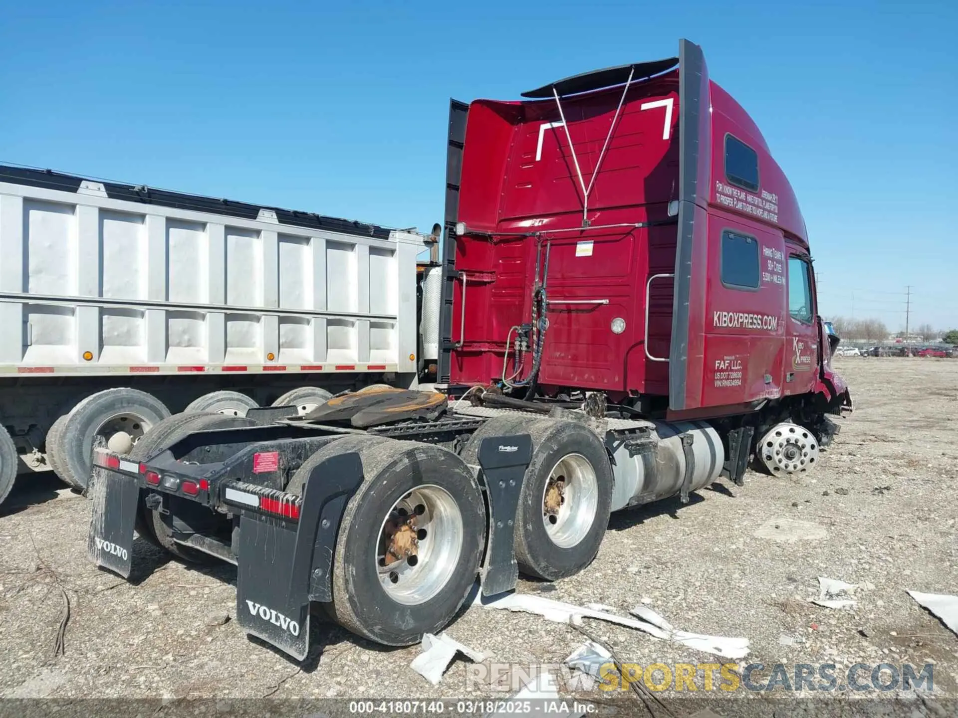 4 Photograph of a damaged car 4V4NC9EH0RN634994 VOLVO VNL 2024
