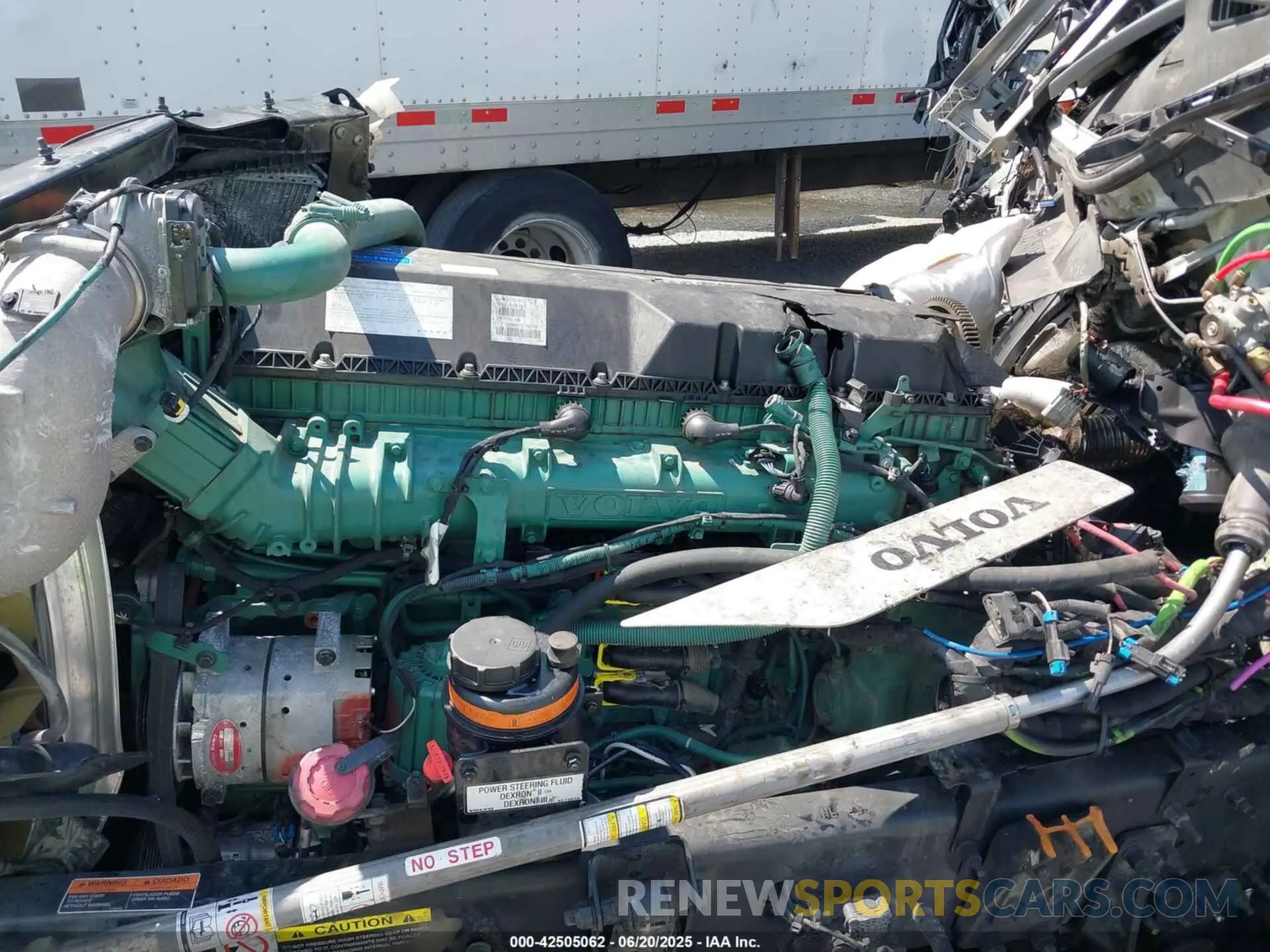 10 Photograph of a damaged car 4V4NC9EH2RN642157 VOLVO VNL 2024