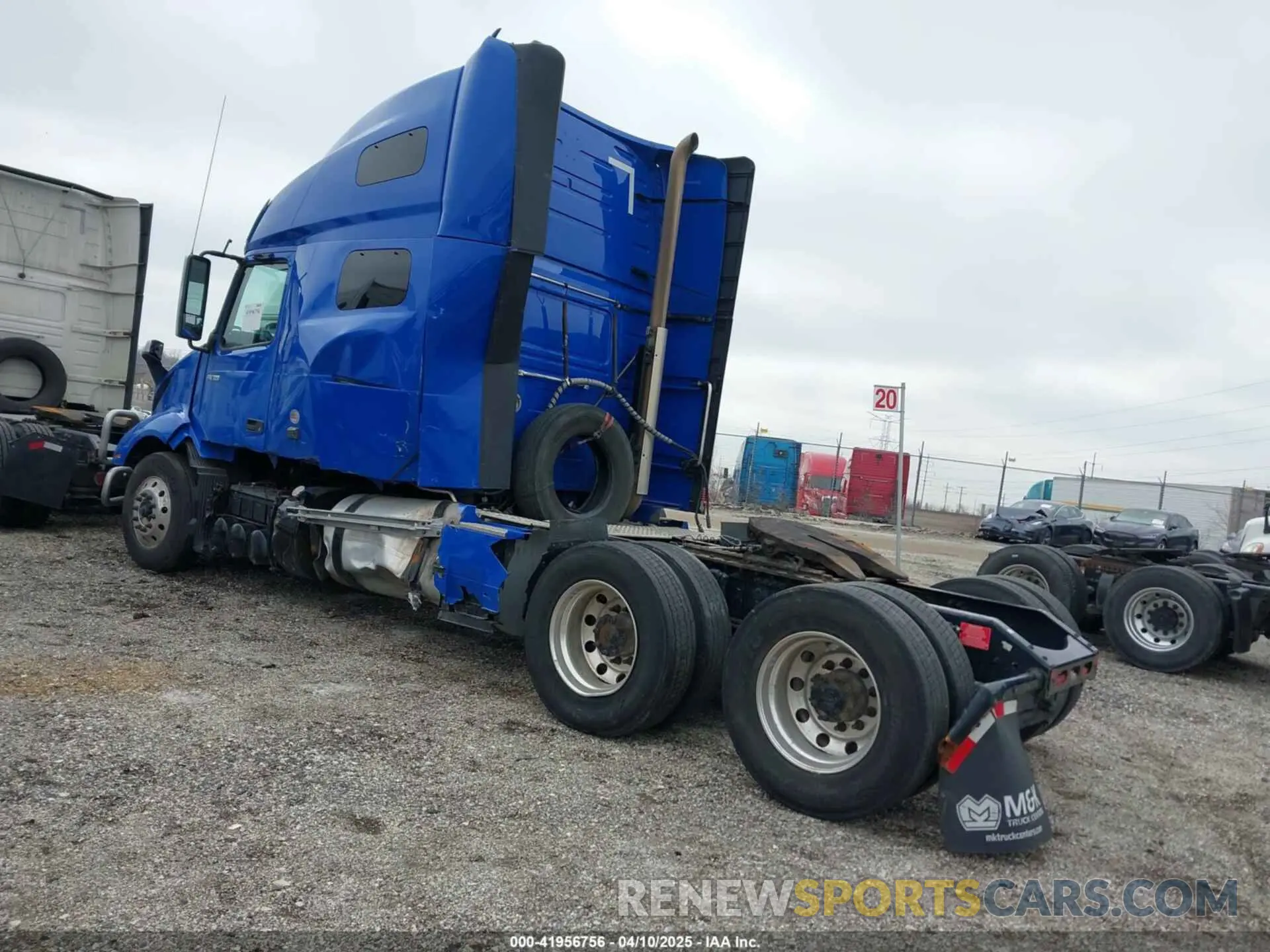 3 Photograph of a damaged car 4V4NC9EH5RN624168 VOLVO VNL 2024