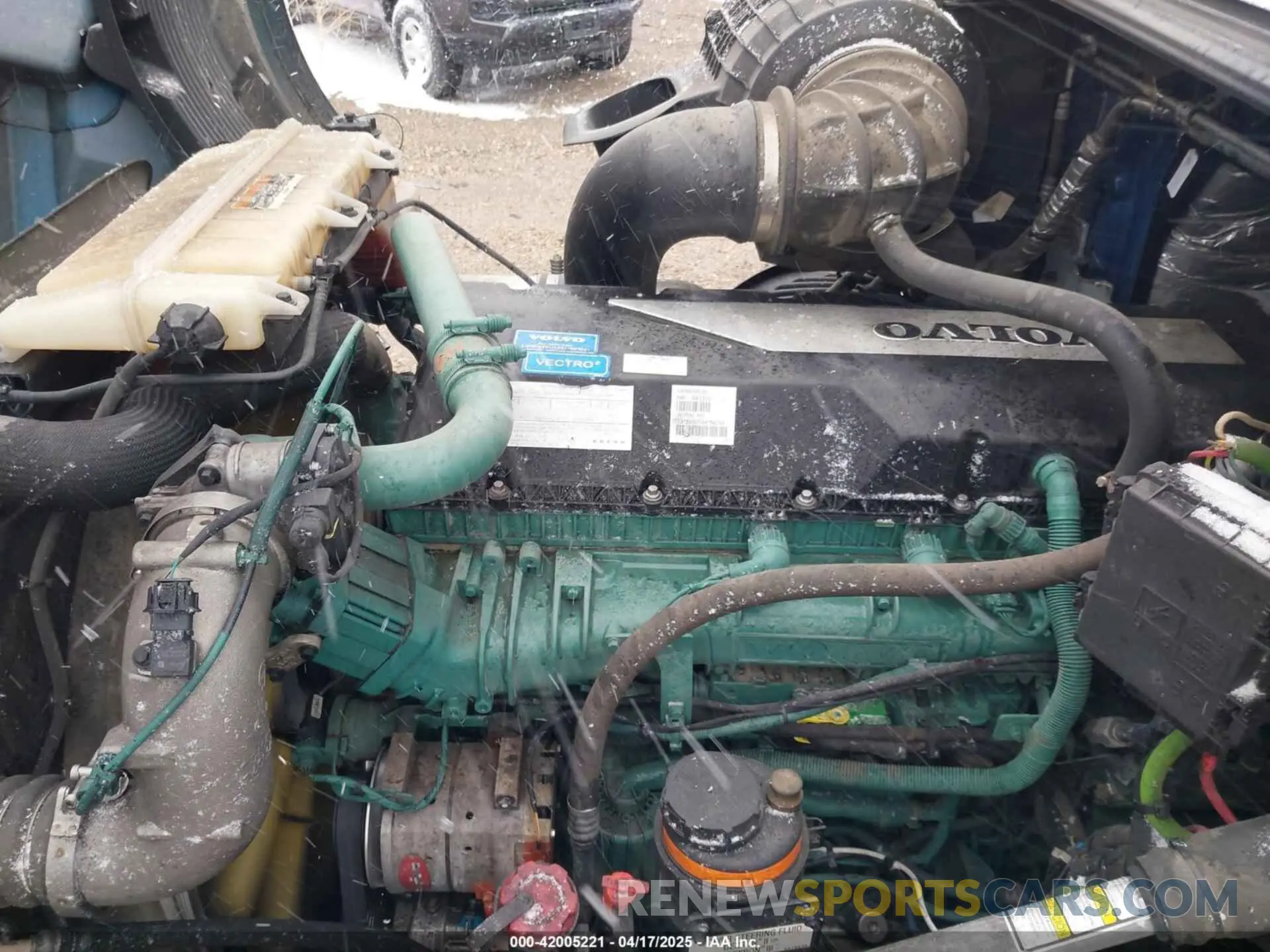 10 Photograph of a damaged car 4V4NC9EH5RN641312 VOLVO VNL 2024