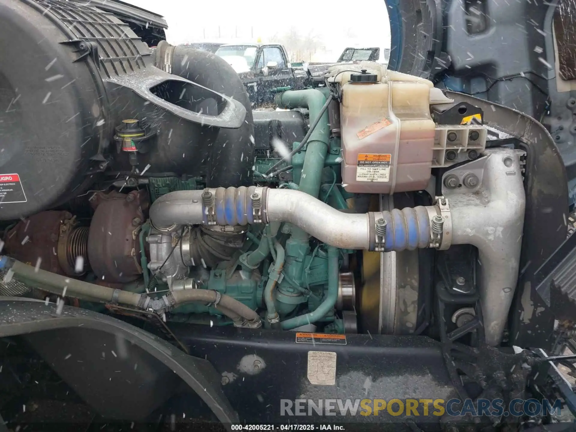 12 Photograph of a damaged car 4V4NC9EH5RN641312 VOLVO VNL 2024