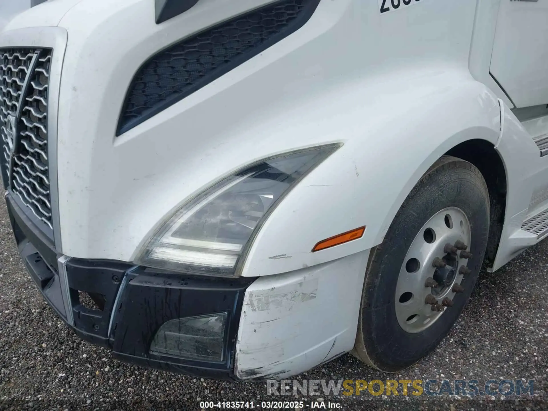 11 Photograph of a damaged car 4V4NC9EH4KN872630 VOLVO VNL*ORS 2019