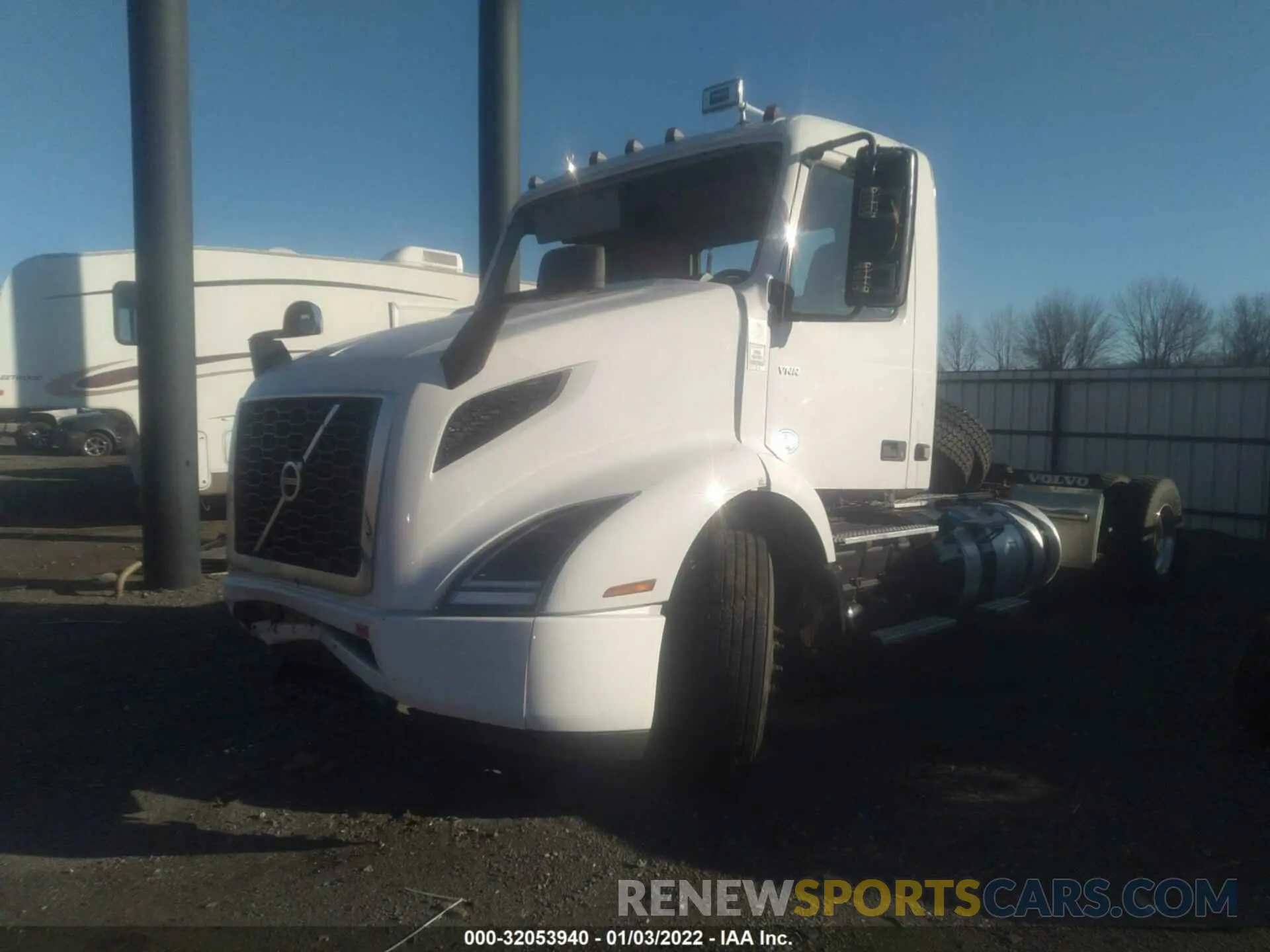 2 Photograph of a damaged car 4V4WC9EH9KN247614 VOLVO VNR 2019