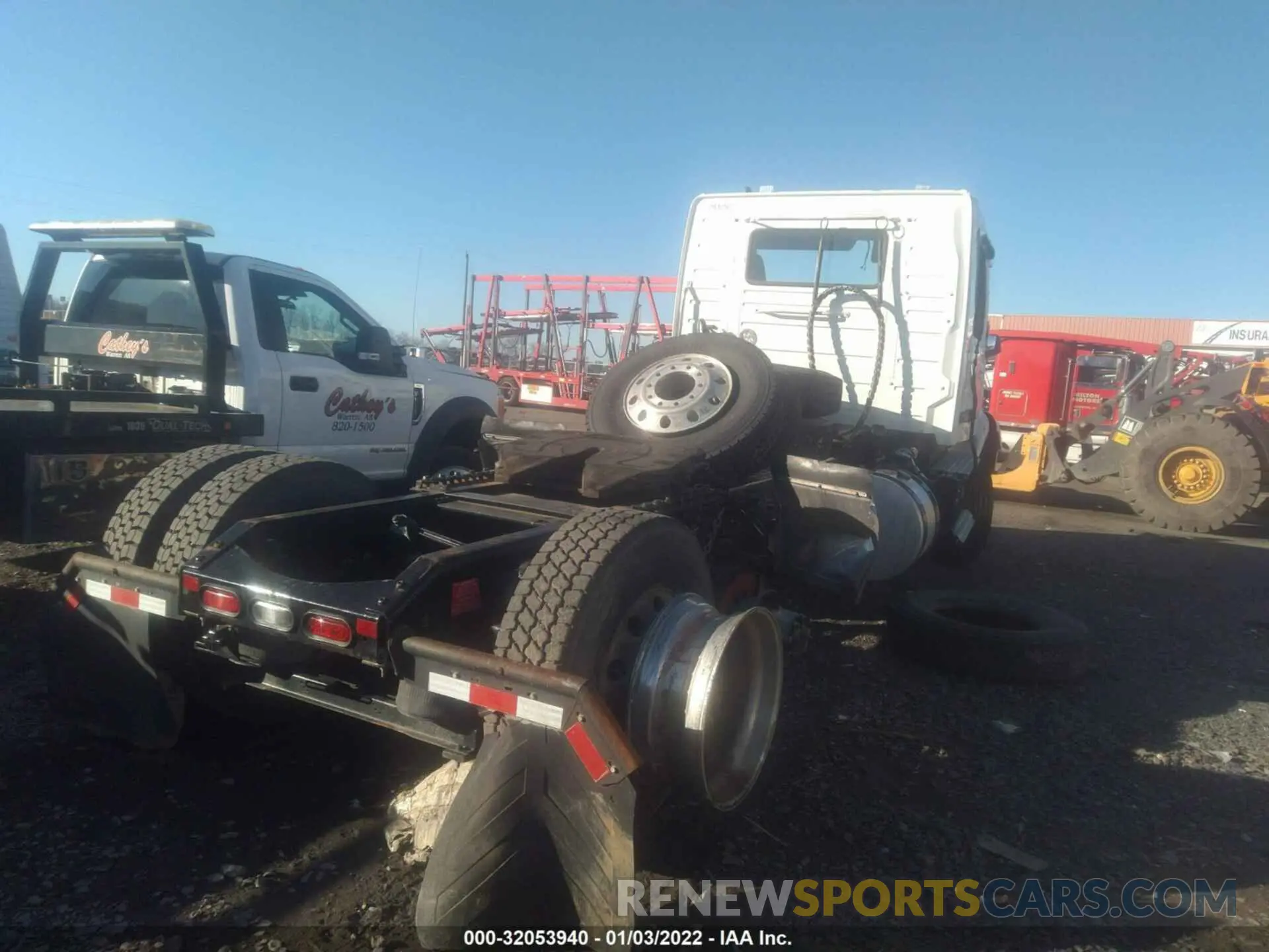 4 Photograph of a damaged car 4V4WC9EH9KN247614 VOLVO VNR 2019