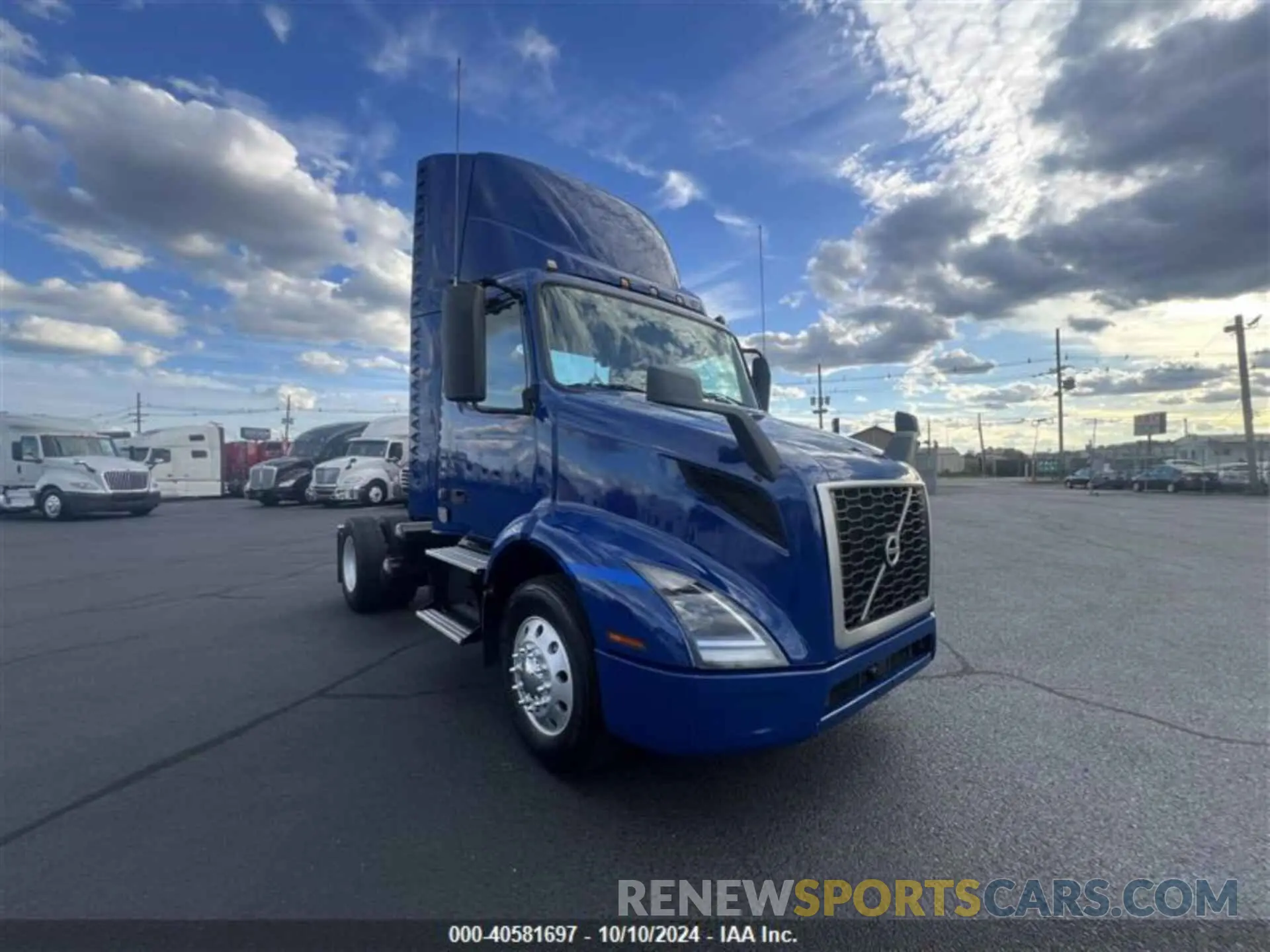 1 Photograph of a damaged car 4V4W19DGXLN253518 VOLVO VNR 2020