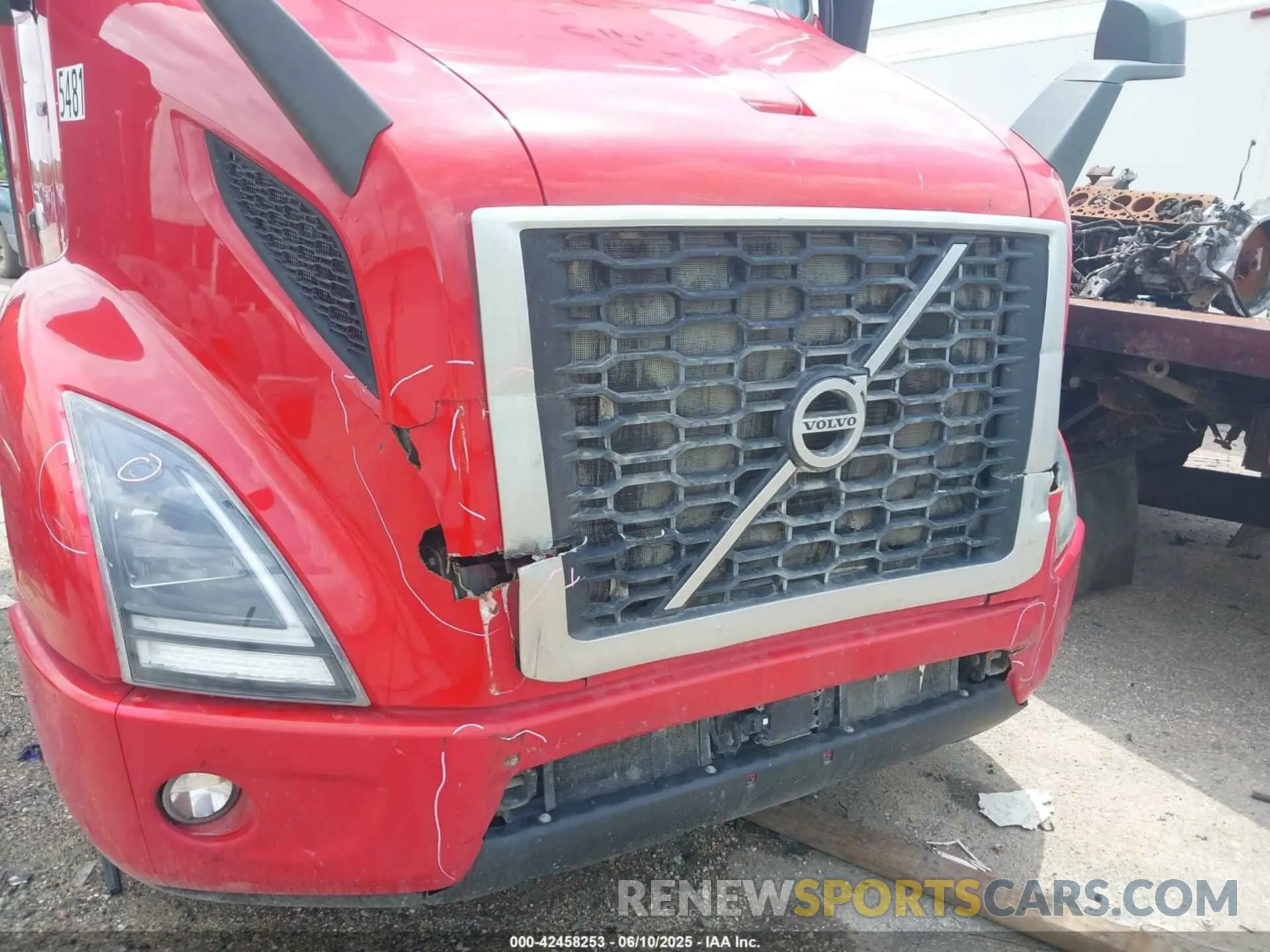 11 Photograph of a damaged car 4V4WC9EG5LN239485 VOLVO VNR 2020