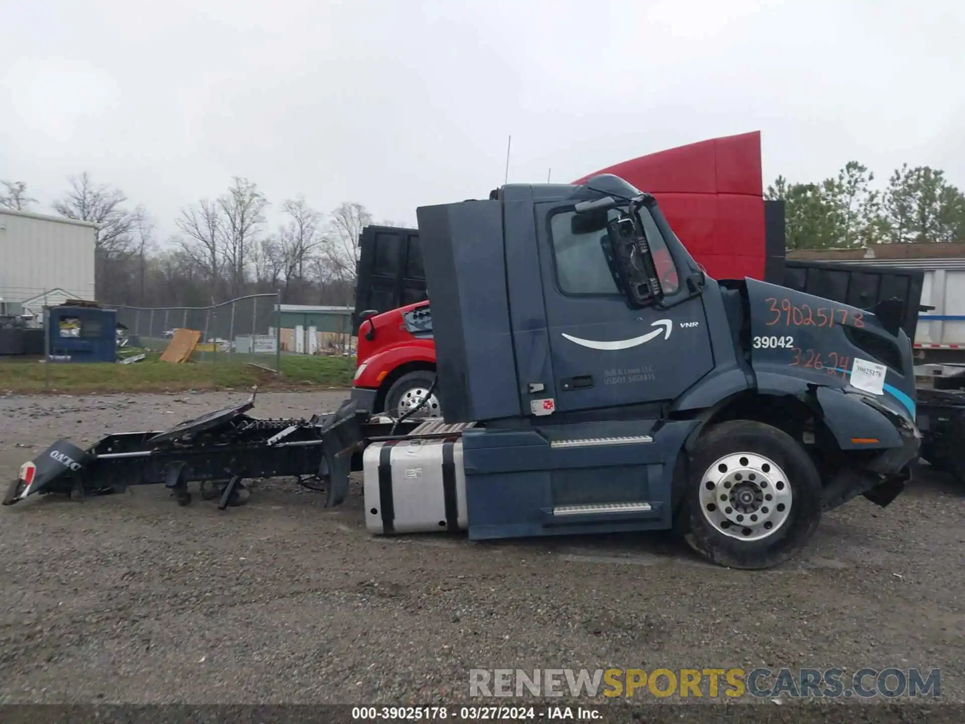 12 Photograph of a damaged car 4V4WC9EGXLN257304 VOLVO VNR 2020