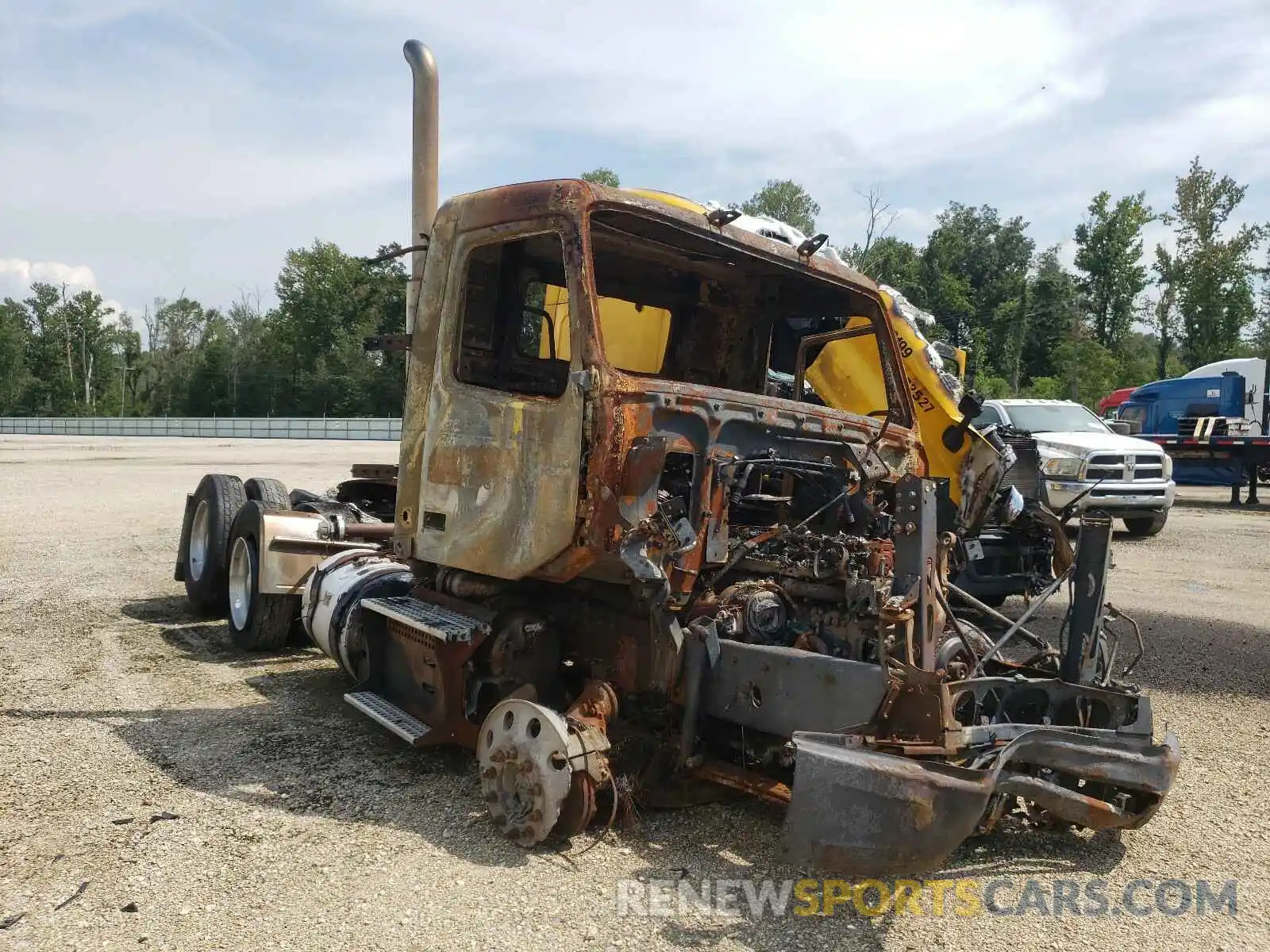 1 Photograph of a damaged car 4V4WC9EH7LN236614 VOLVO VNR 2020