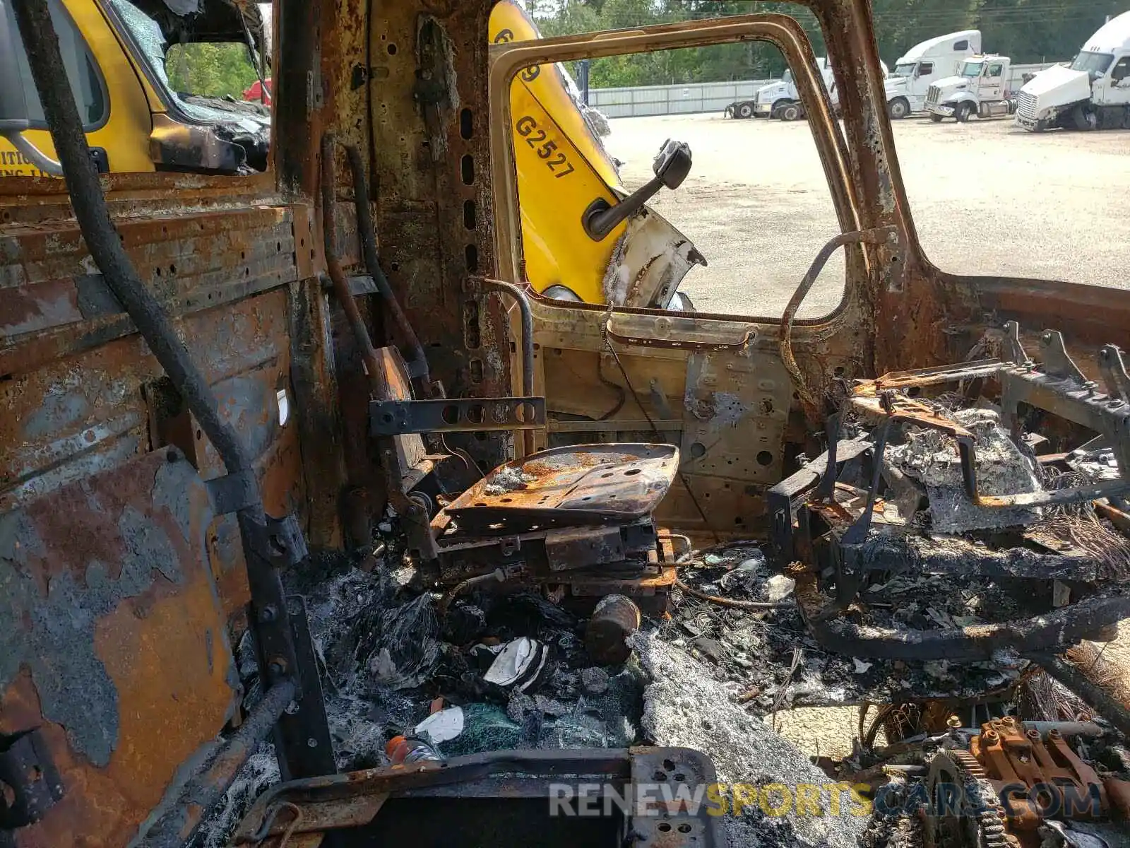 5 Photograph of a damaged car 4V4WC9EH7LN236614 VOLVO VNR 2020