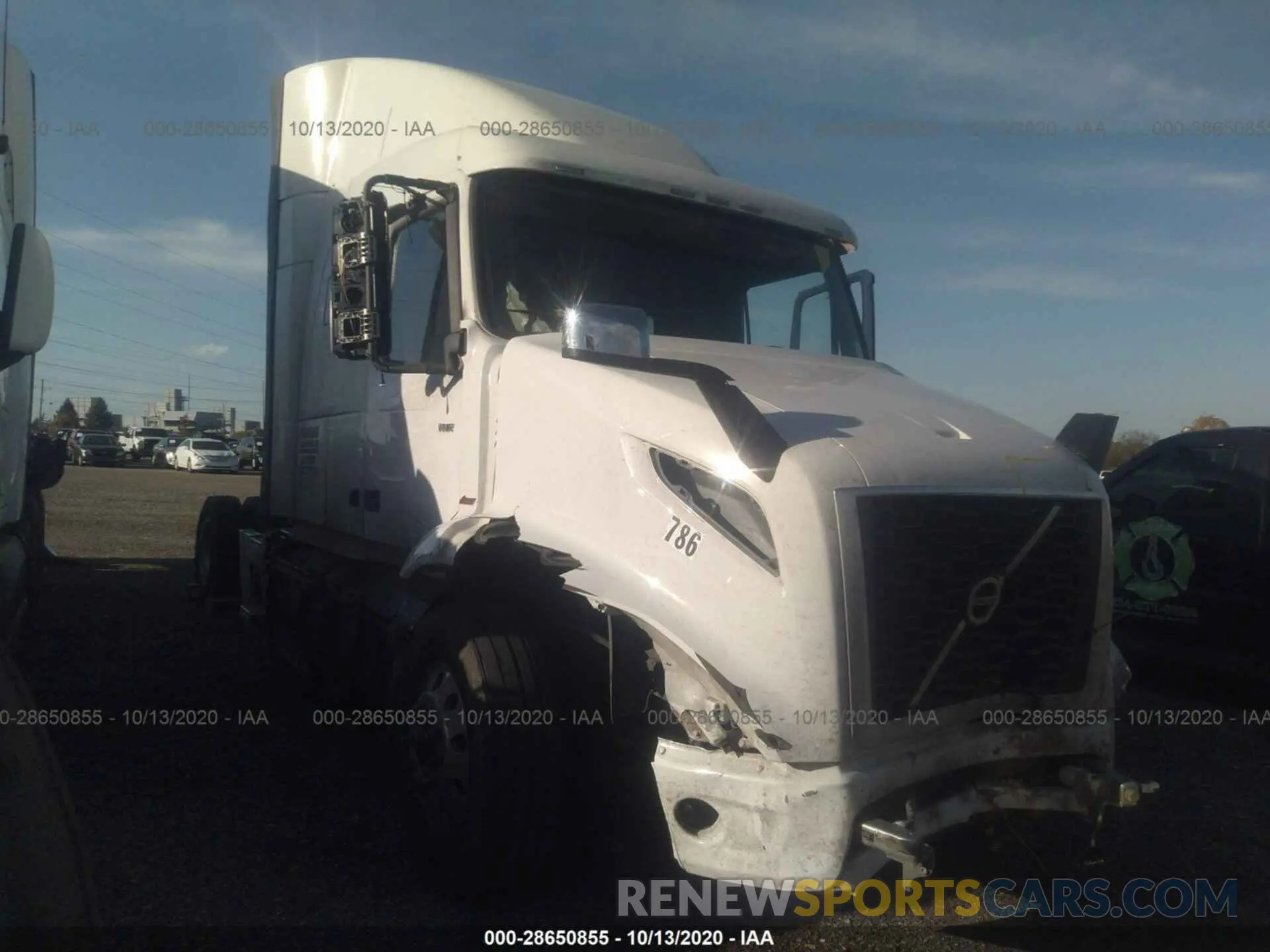 1 Photograph of a damaged car 4V4WC9EJ3LN230344 VOLVO VNR 2020