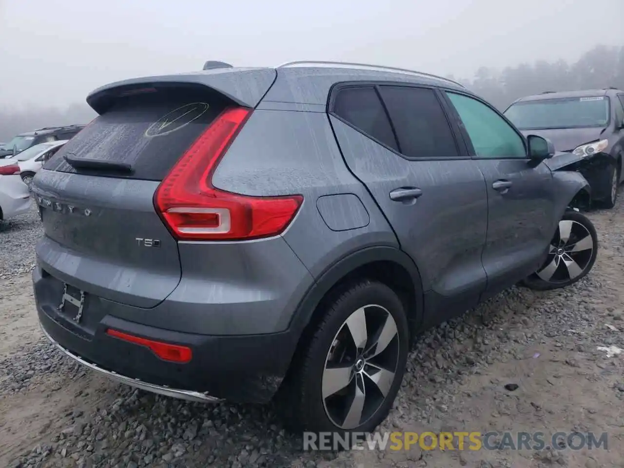 4 Photograph of a damaged car YV4162UK0K2060097 VOLVO XC40 2019