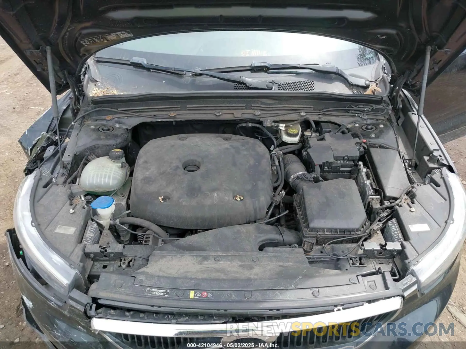 10 Photograph of a damaged car YV4162UK1K2052266 VOLVO XC40 2019