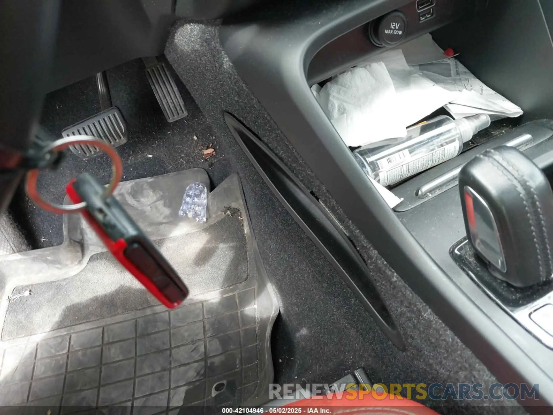 11 Photograph of a damaged car YV4162UK1K2052266 VOLVO XC40 2019