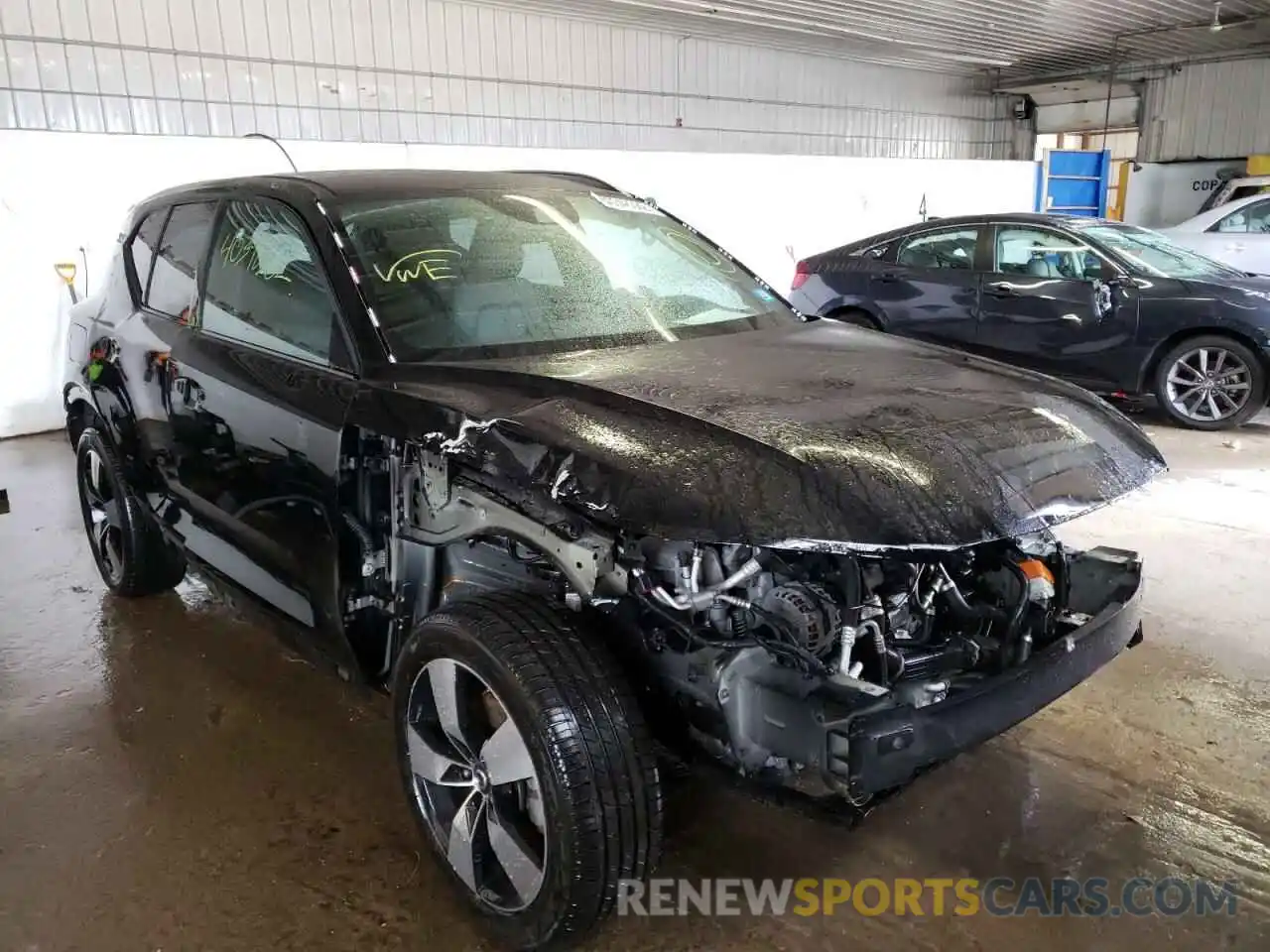 1 Photograph of a damaged car YV4162UK1K2070587 VOLVO XC40 2019