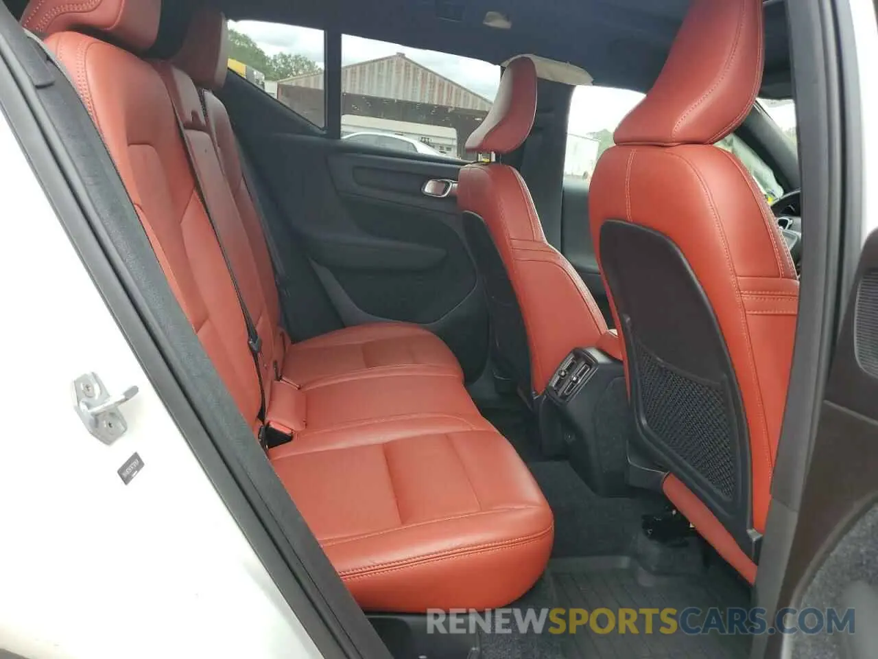 10 Photograph of a damaged car YV4162UK1K2101434 VOLVO XC40 2019