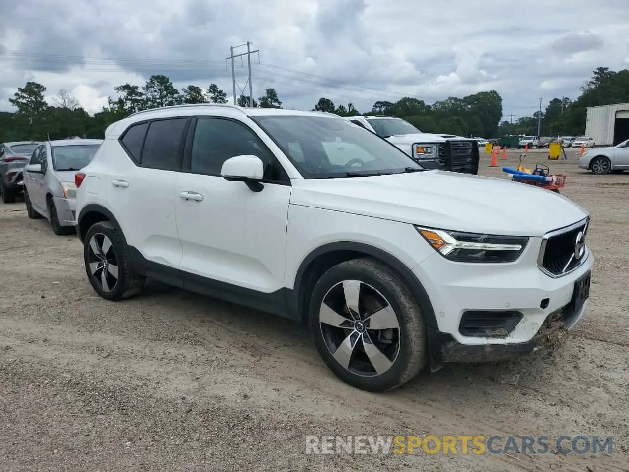 4 Photograph of a damaged car YV4162UK1K2101434 VOLVO XC40 2019