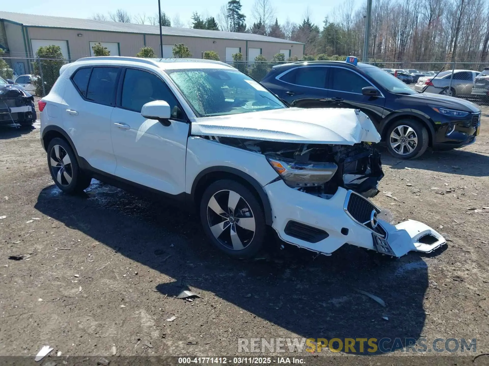 1 Photograph of a damaged car YV4162UK1K2152173 VOLVO XC40 2019
