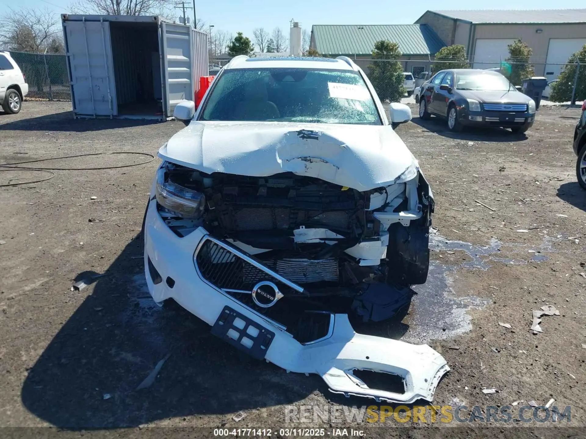 13 Photograph of a damaged car YV4162UK1K2152173 VOLVO XC40 2019