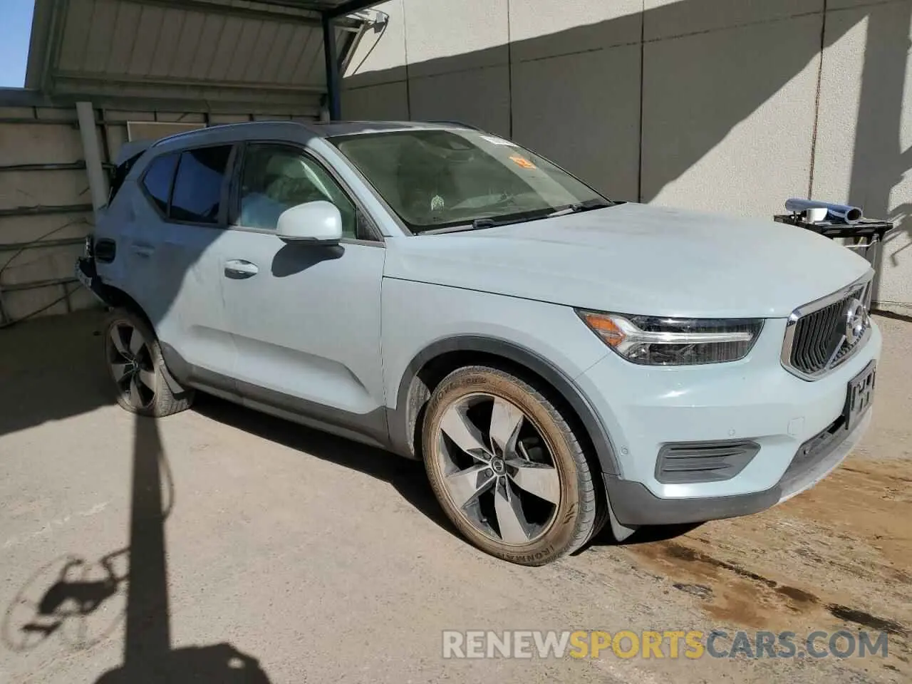 4 Photograph of a damaged car YV4162UK2K2051742 VOLVO XC40 2019