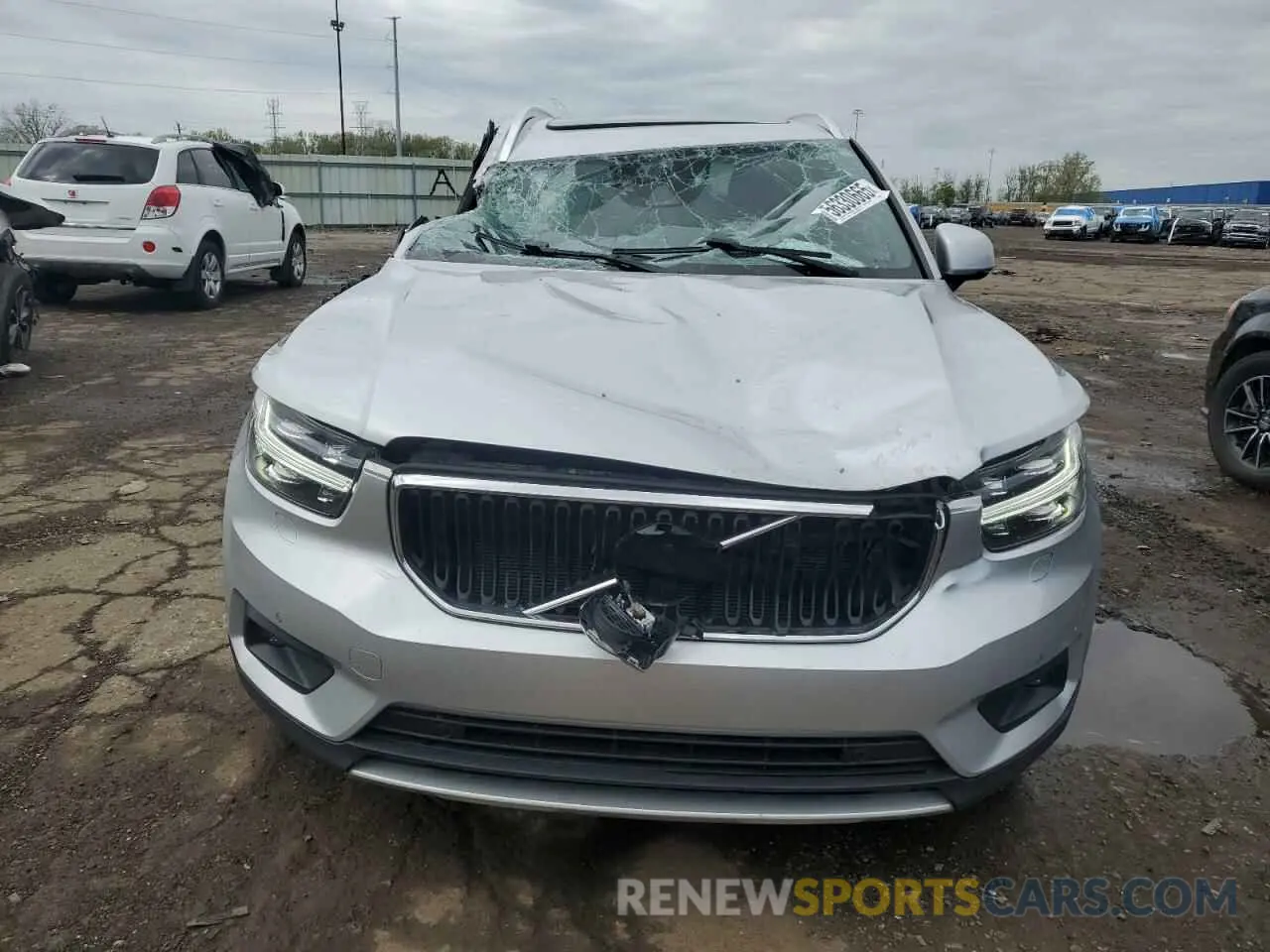 5 Photograph of a damaged car YV4162UK3K2052284 VOLVO XC40 2019