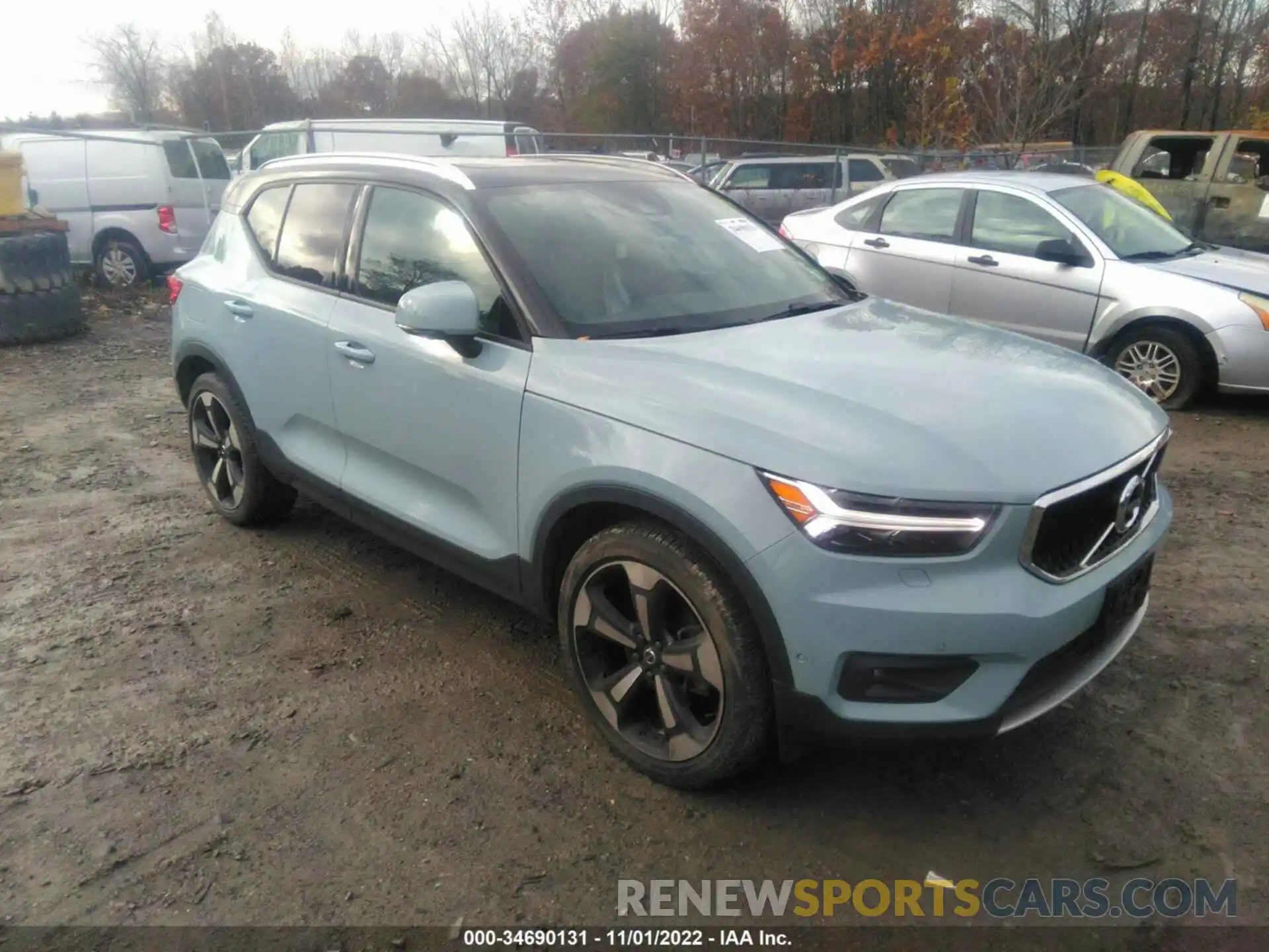 1 Photograph of a damaged car YV4162UK3K2058733 VOLVO XC40 2019