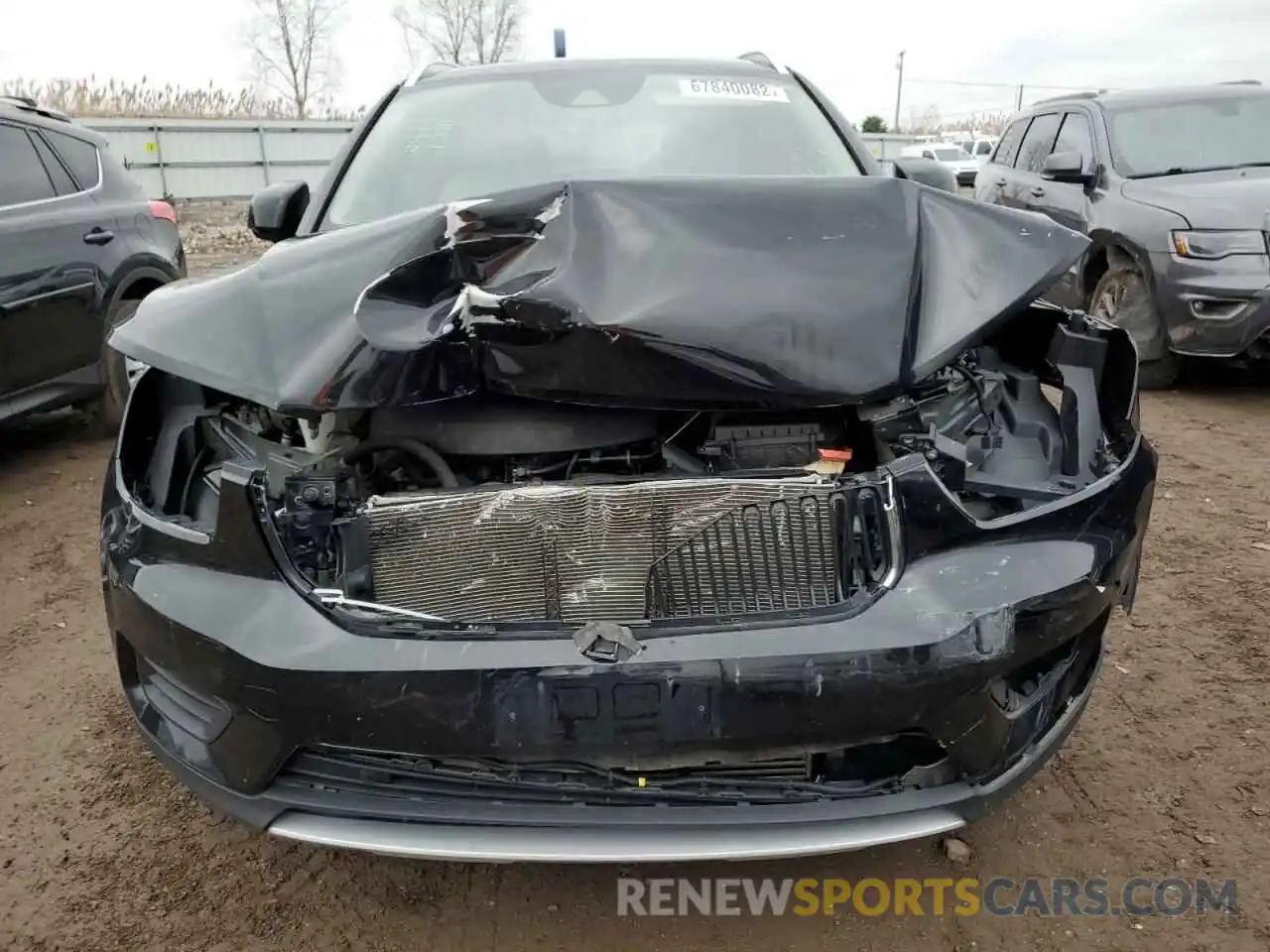 5 Photograph of a damaged car YV4162UK3K2103556 VOLVO XC40 2019