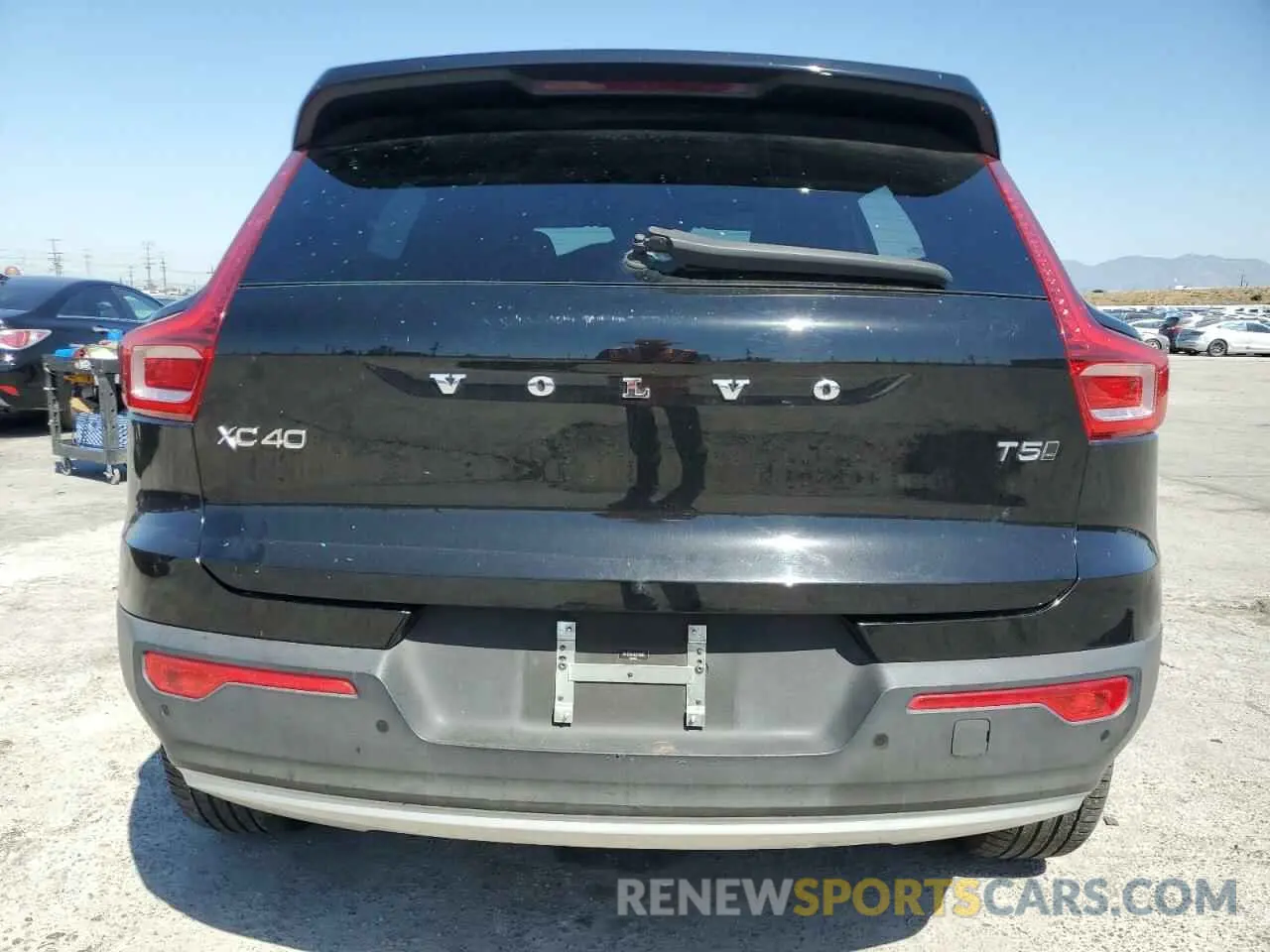 6 Photograph of a damaged car YV4162UK3K2110085 VOLVO XC40 2019