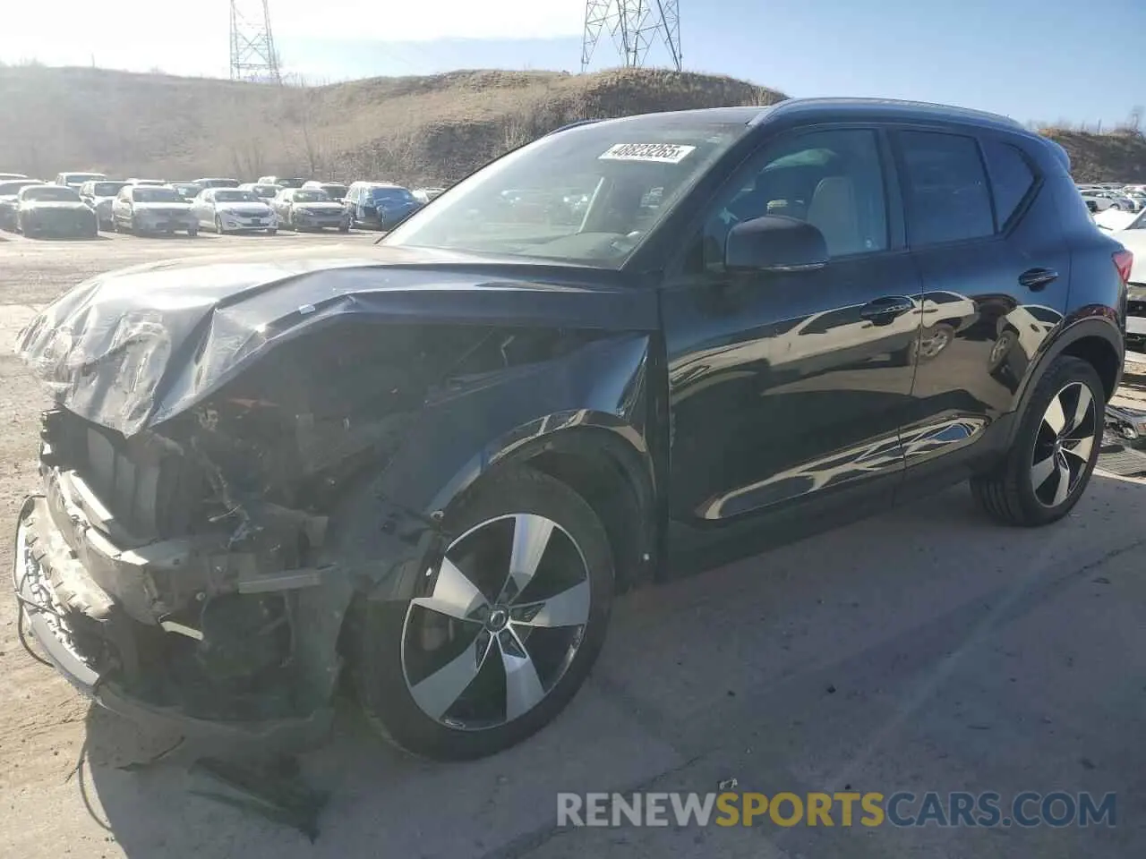 1 Photograph of a damaged car YV4162UK5K2147350 VOLVO XC40 2019