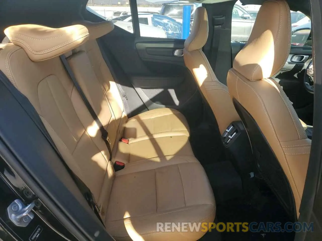12 Photograph of a damaged car YV4162UK5K2147350 VOLVO XC40 2019