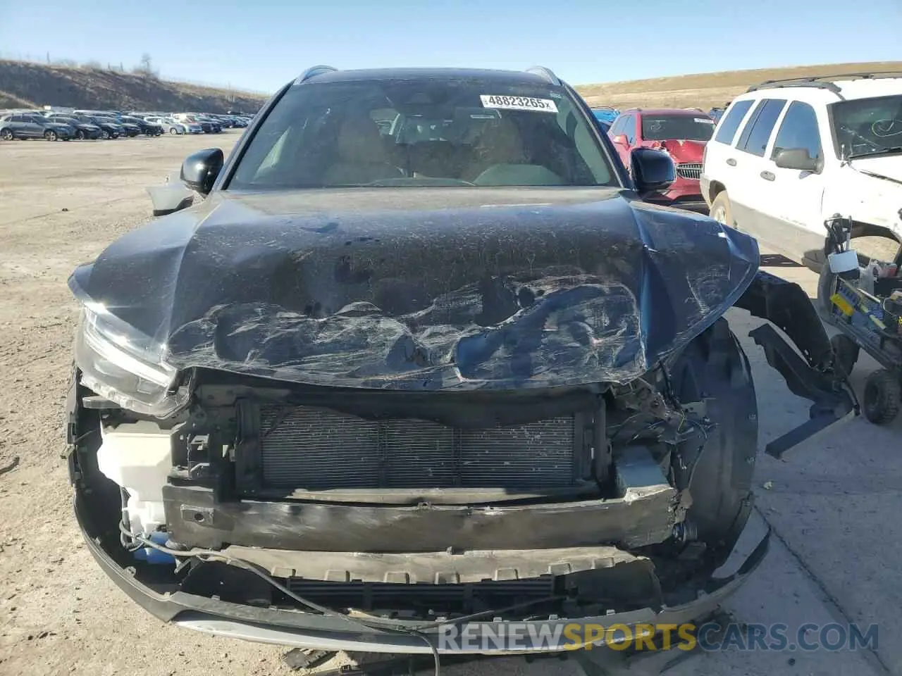 5 Photograph of a damaged car YV4162UK5K2147350 VOLVO XC40 2019