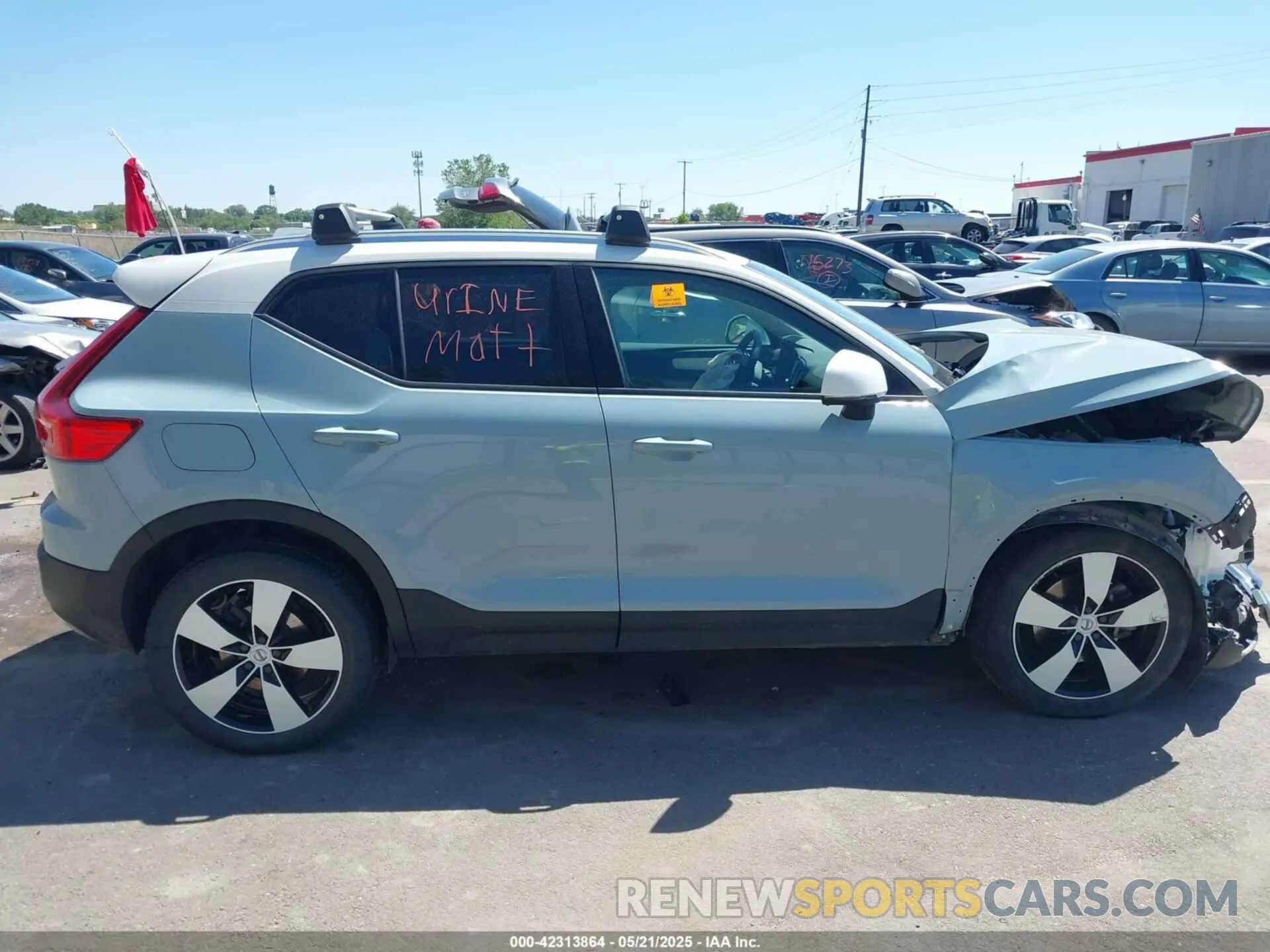 14 Photograph of a damaged car YV4162UK6K2146899 VOLVO XC40 2019