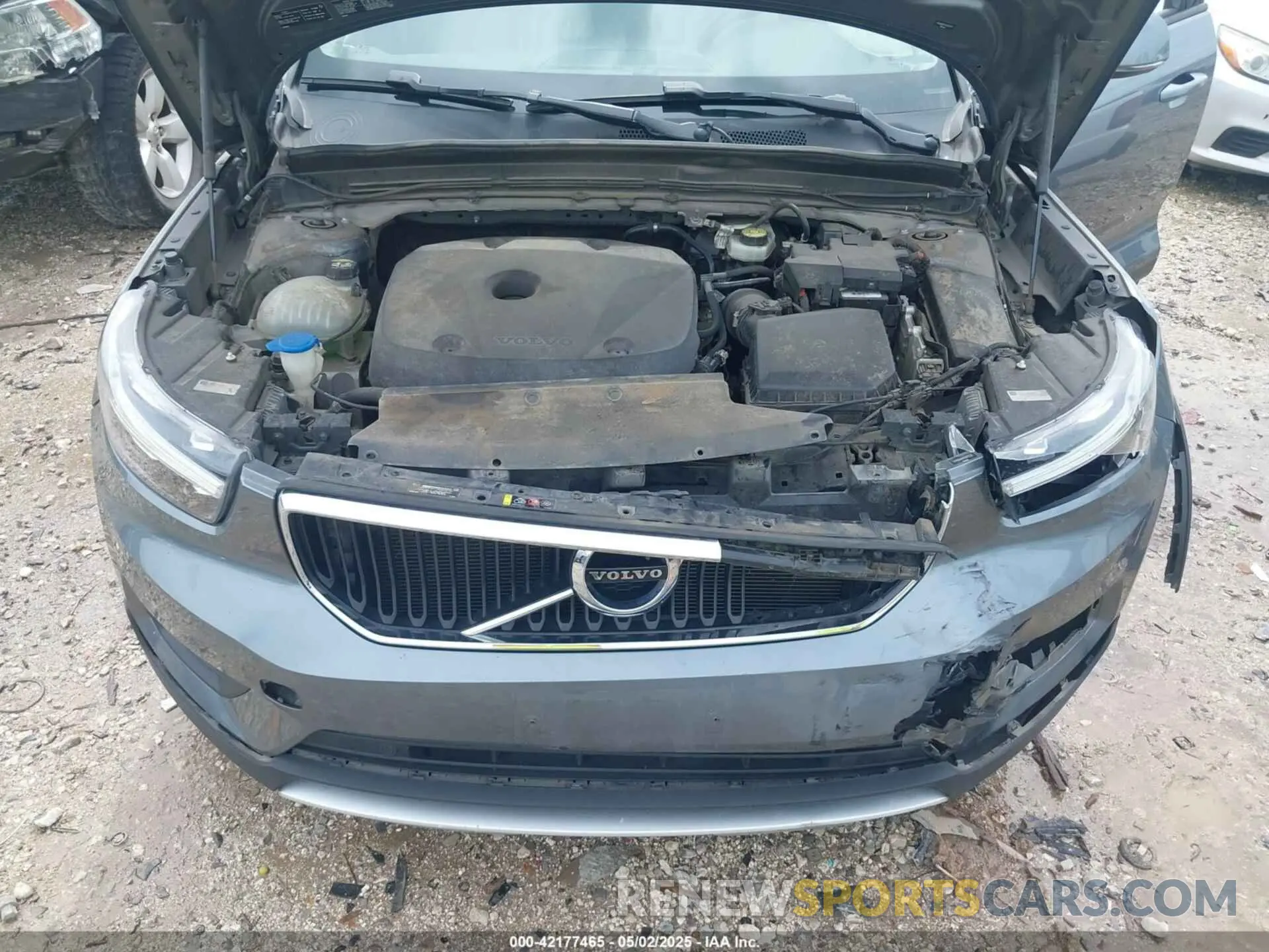 10 Photograph of a damaged car YV4162UK7K2075731 VOLVO XC40 2019