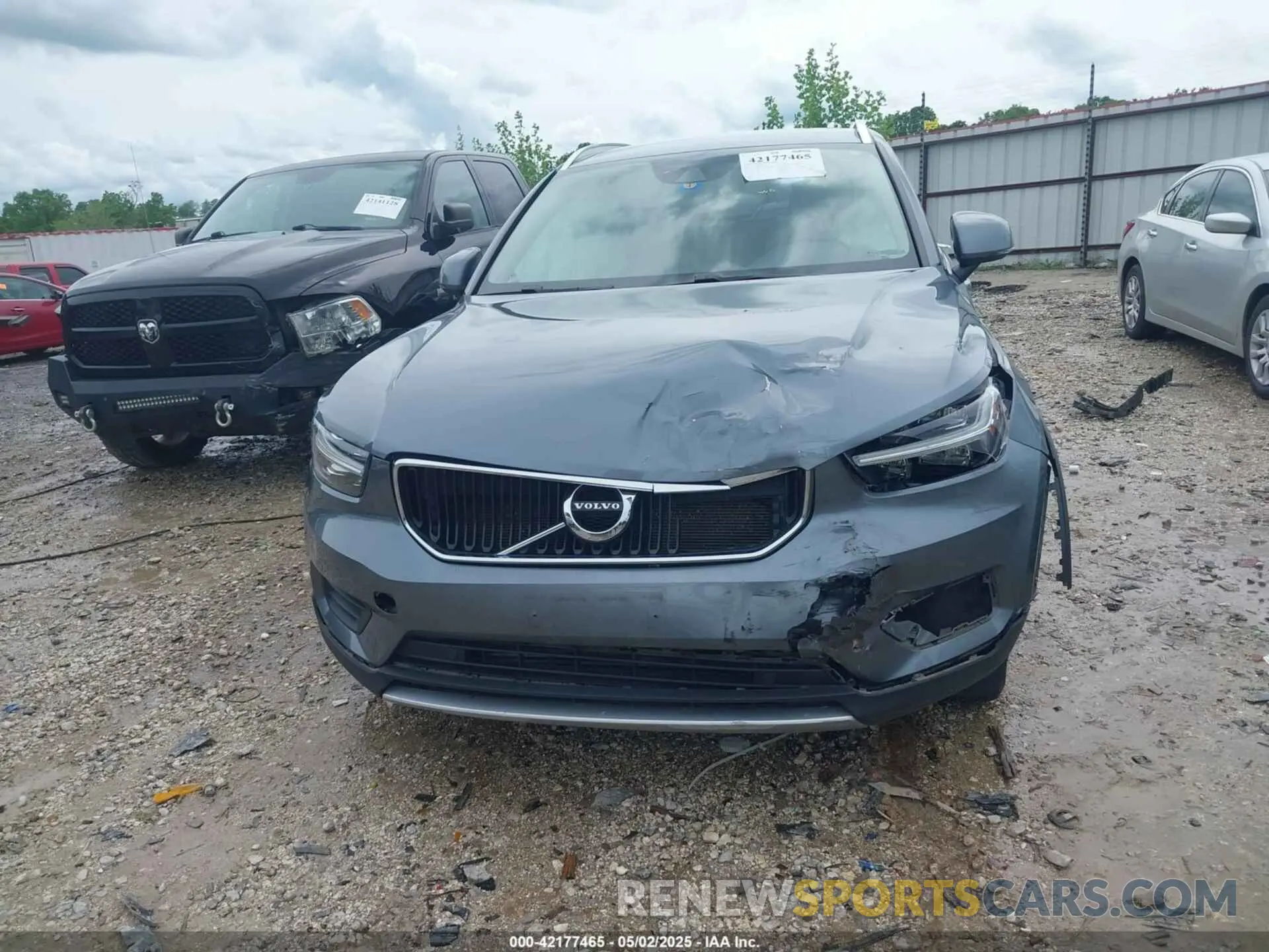 12 Photograph of a damaged car YV4162UK7K2075731 VOLVO XC40 2019