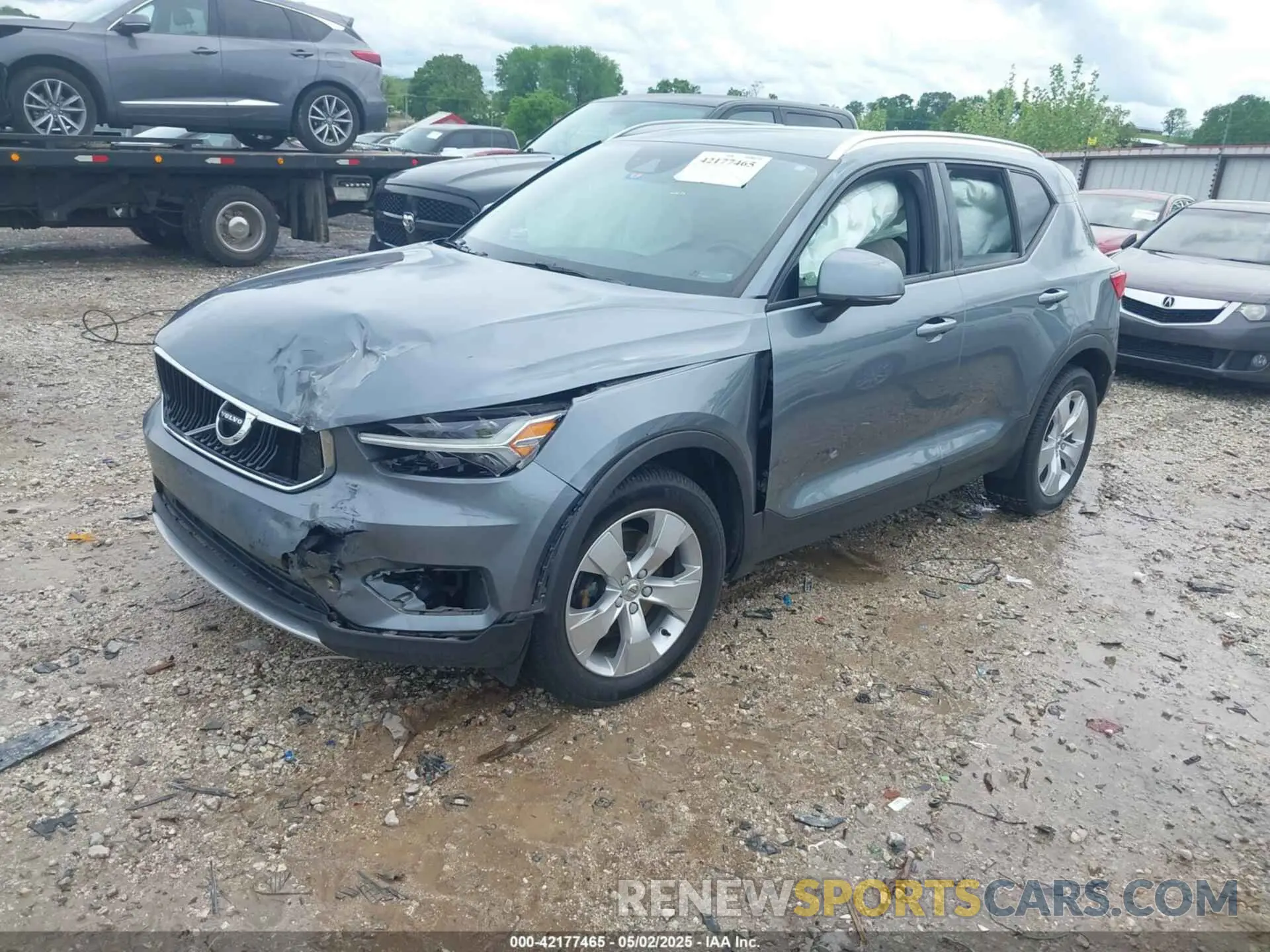 2 Photograph of a damaged car YV4162UK7K2075731 VOLVO XC40 2019