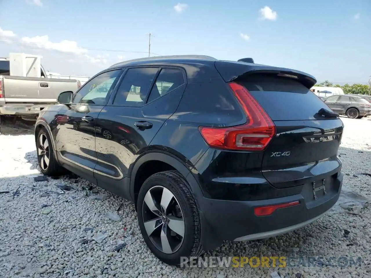 2 Photograph of a damaged car YV4162UK7K2107433 VOLVO XC40 2019