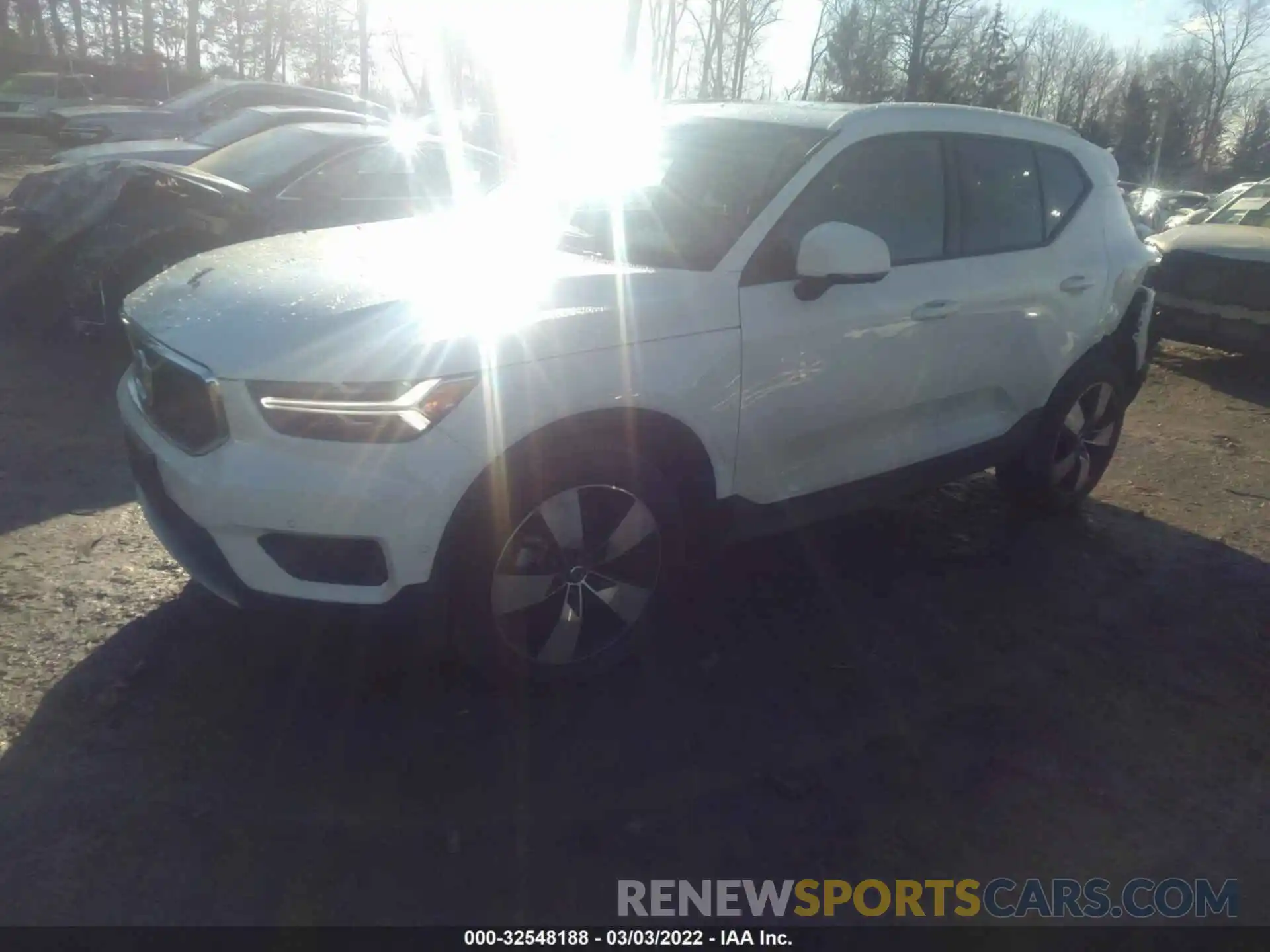 2 Photograph of a damaged car YV4162UK8K2077570 VOLVO XC40 2019