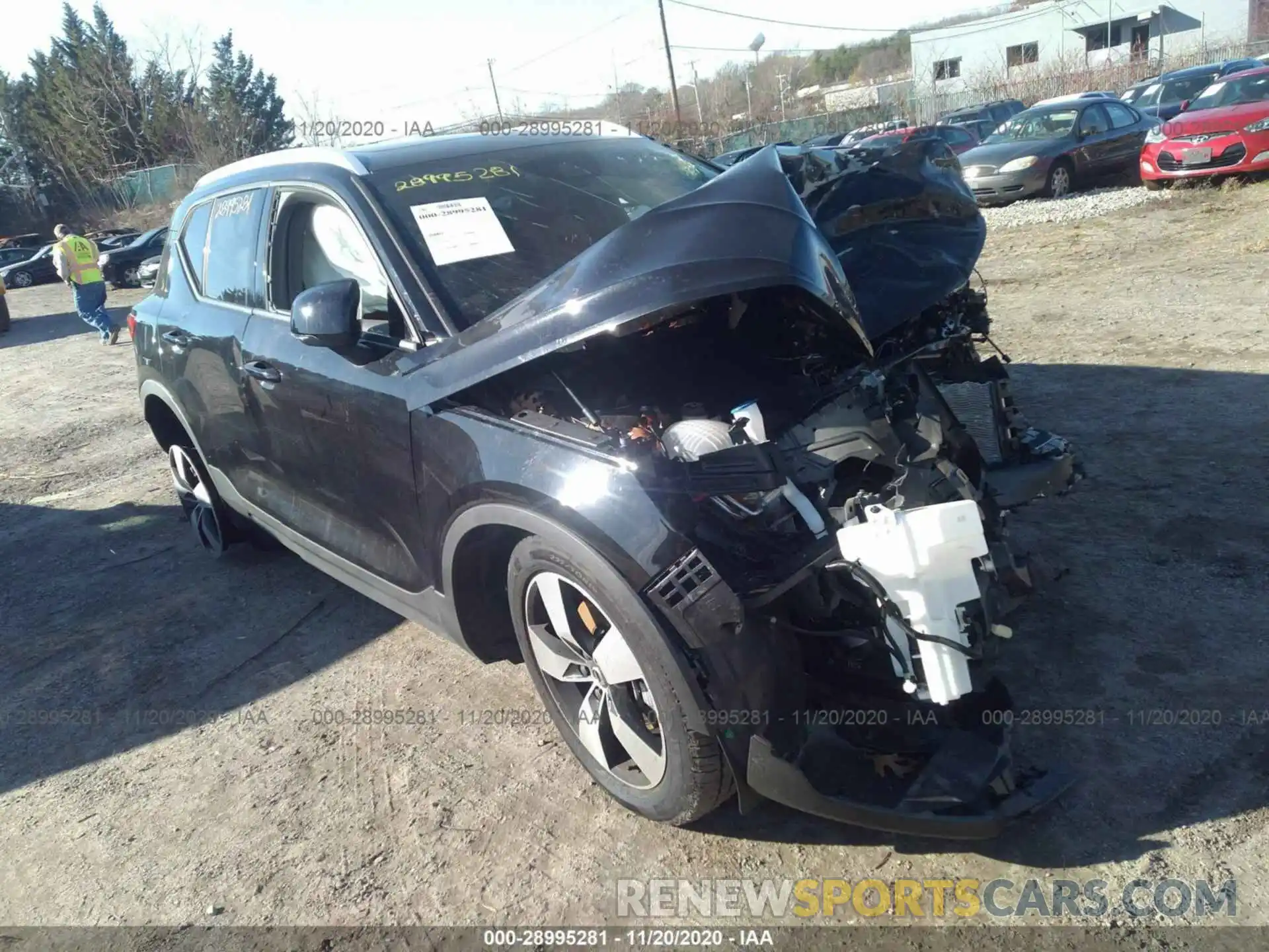 1 Photograph of a damaged car YV4162UK9K2128087 VOLVO XC40 2019