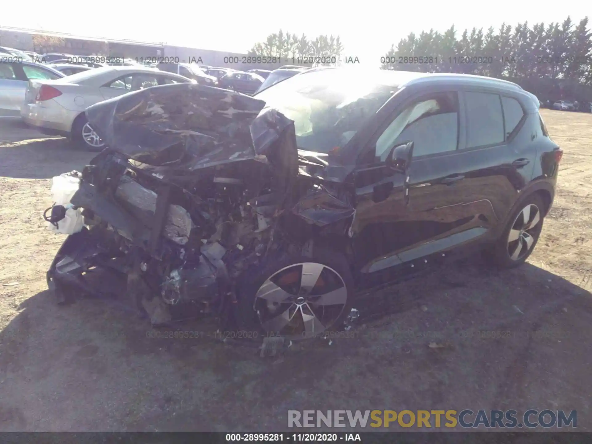 2 Photograph of a damaged car YV4162UK9K2128087 VOLVO XC40 2019