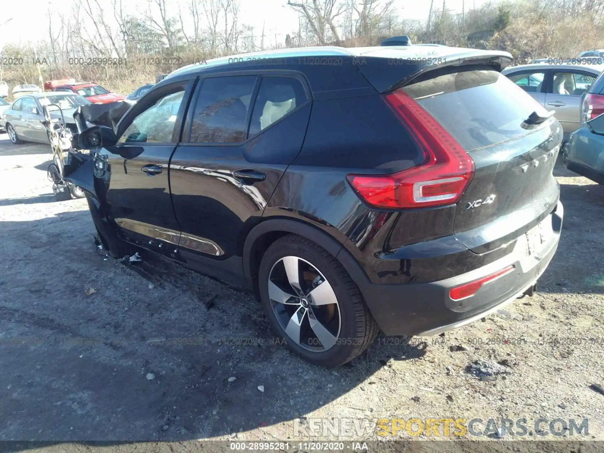 3 Photograph of a damaged car YV4162UK9K2128087 VOLVO XC40 2019