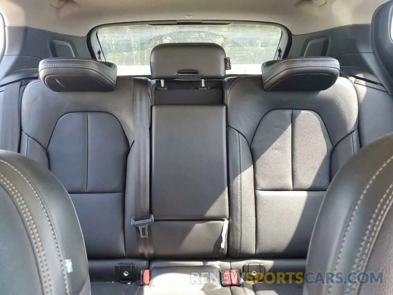 10 Photograph of a damaged car YV4162UKXK2060334 VOLVO XC40 2019