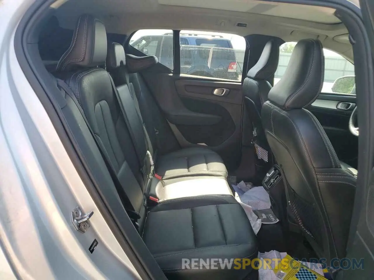 11 Photograph of a damaged car YV4162UKXK2060334 VOLVO XC40 2019