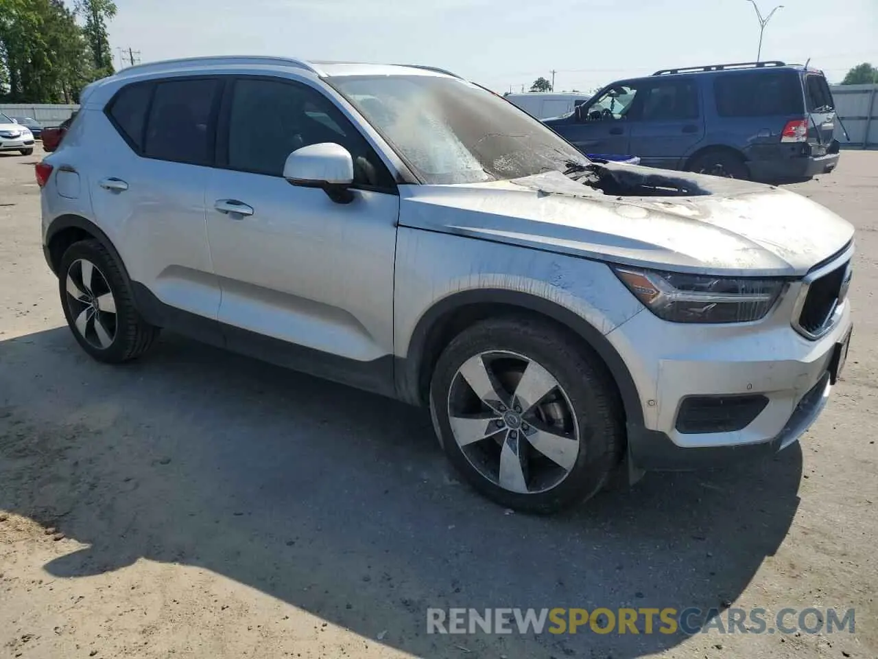 4 Photograph of a damaged car YV4162UKXK2060334 VOLVO XC40 2019