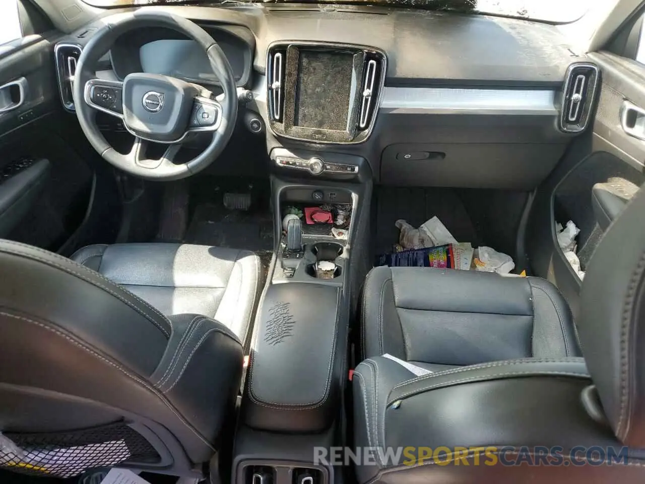 8 Photograph of a damaged car YV4162UKXK2060334 VOLVO XC40 2019