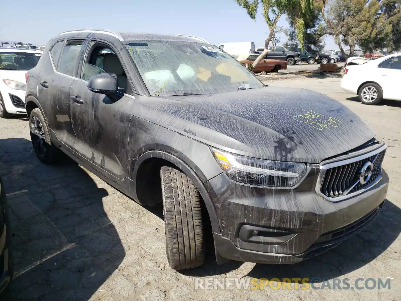 1 Photograph of a damaged car YV4162UL0K2145093 VOLVO XC40 2019