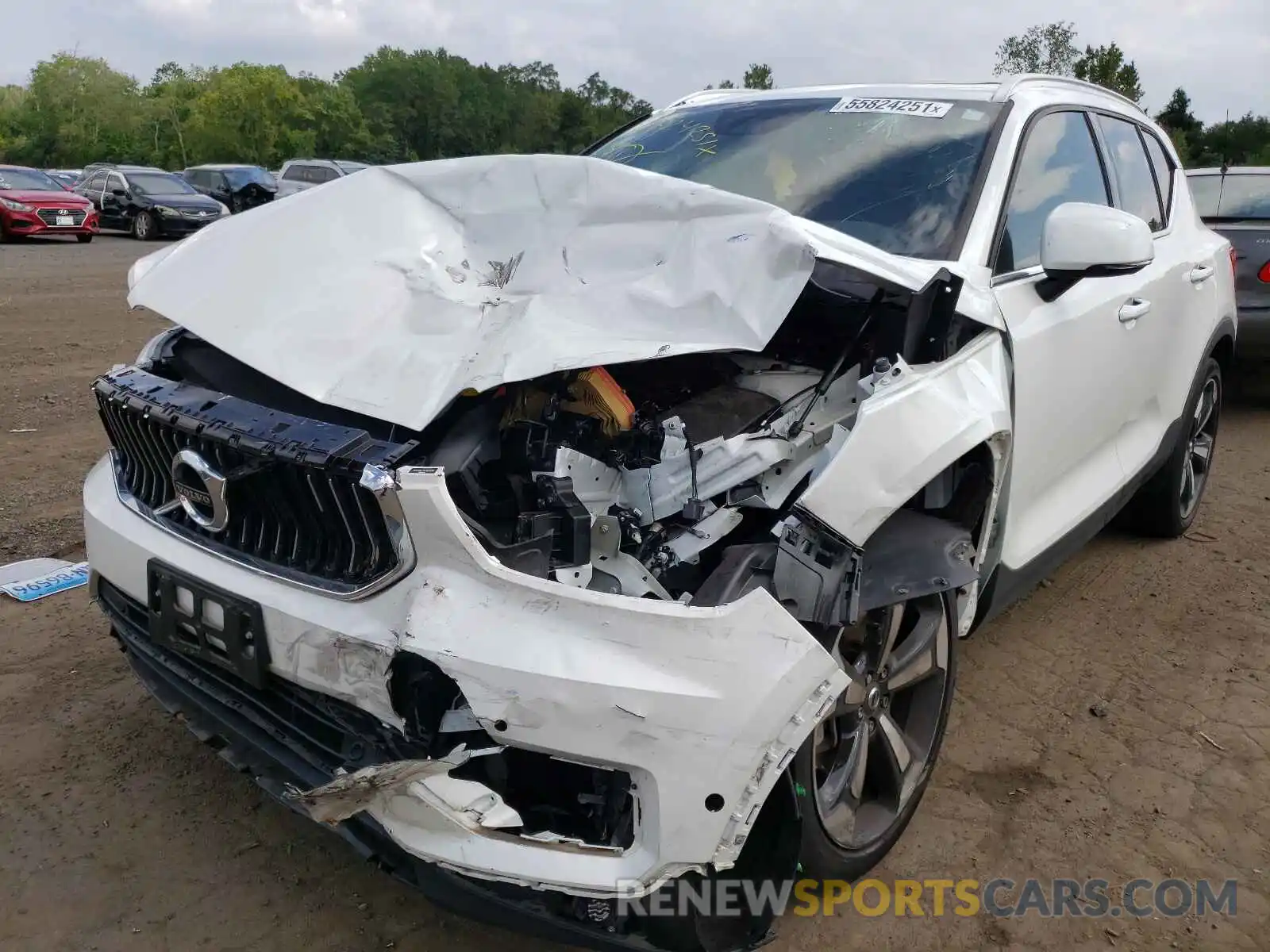 9 Photograph of a damaged car YV4162UL2K2062359 VOLVO XC40 2019