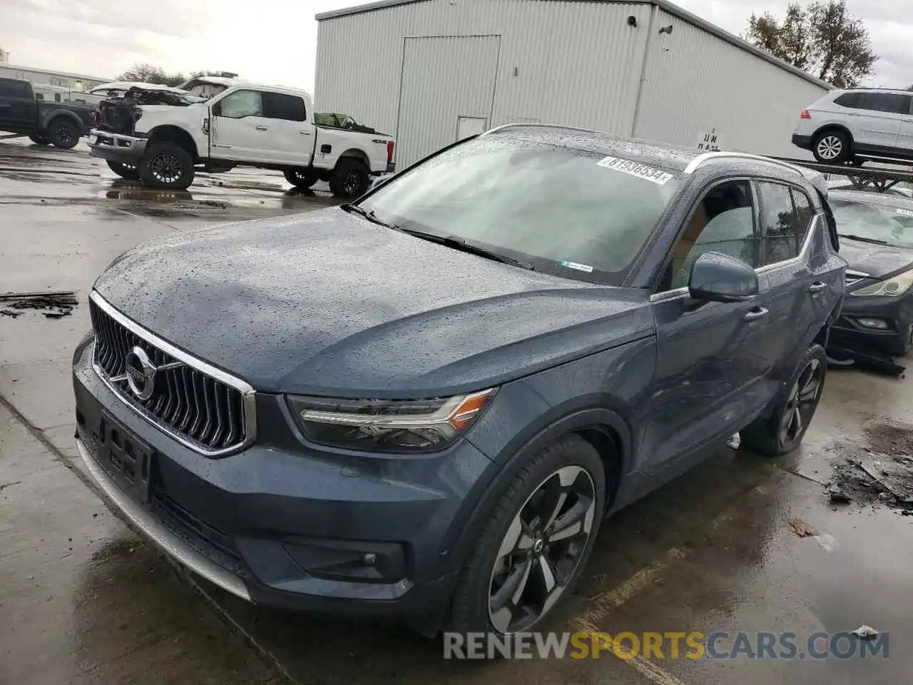 1 Photograph of a damaged car YV4162UL2K2104920 VOLVO XC40 2019